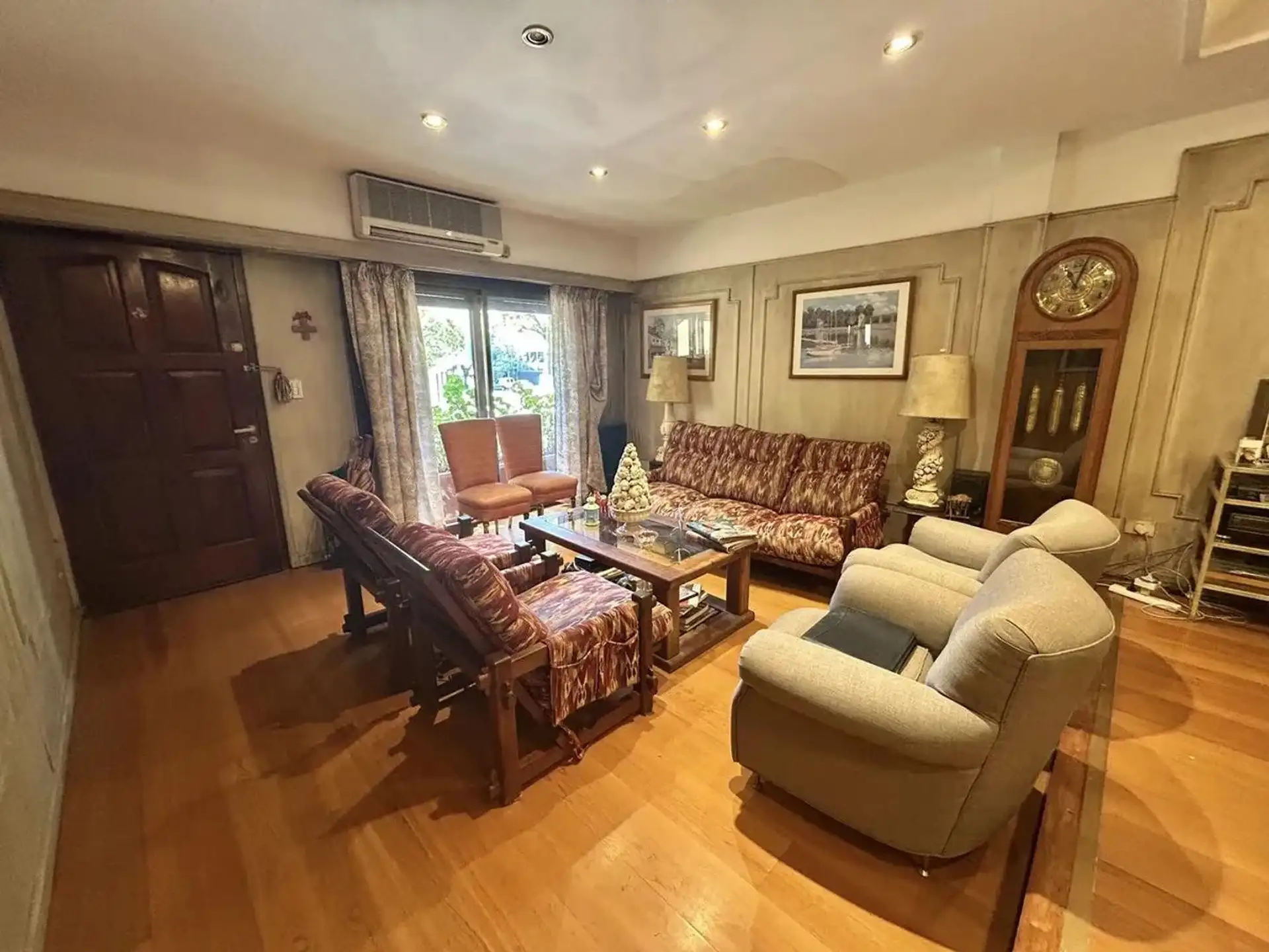 Fully furnished four-bedroom duplex apartment in Coghlan