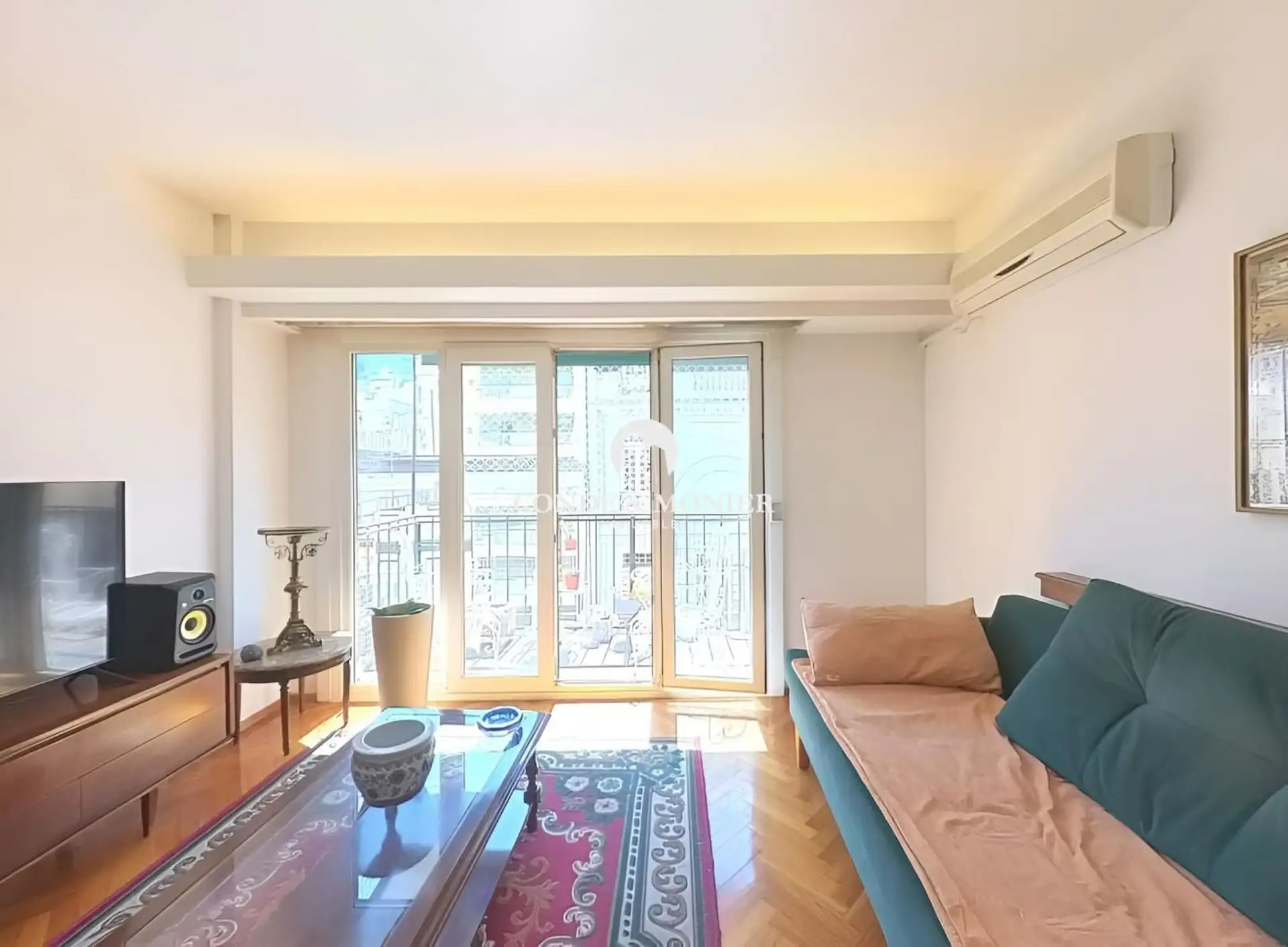 Apartamento de 3 ambientes com dependência em Recoleta