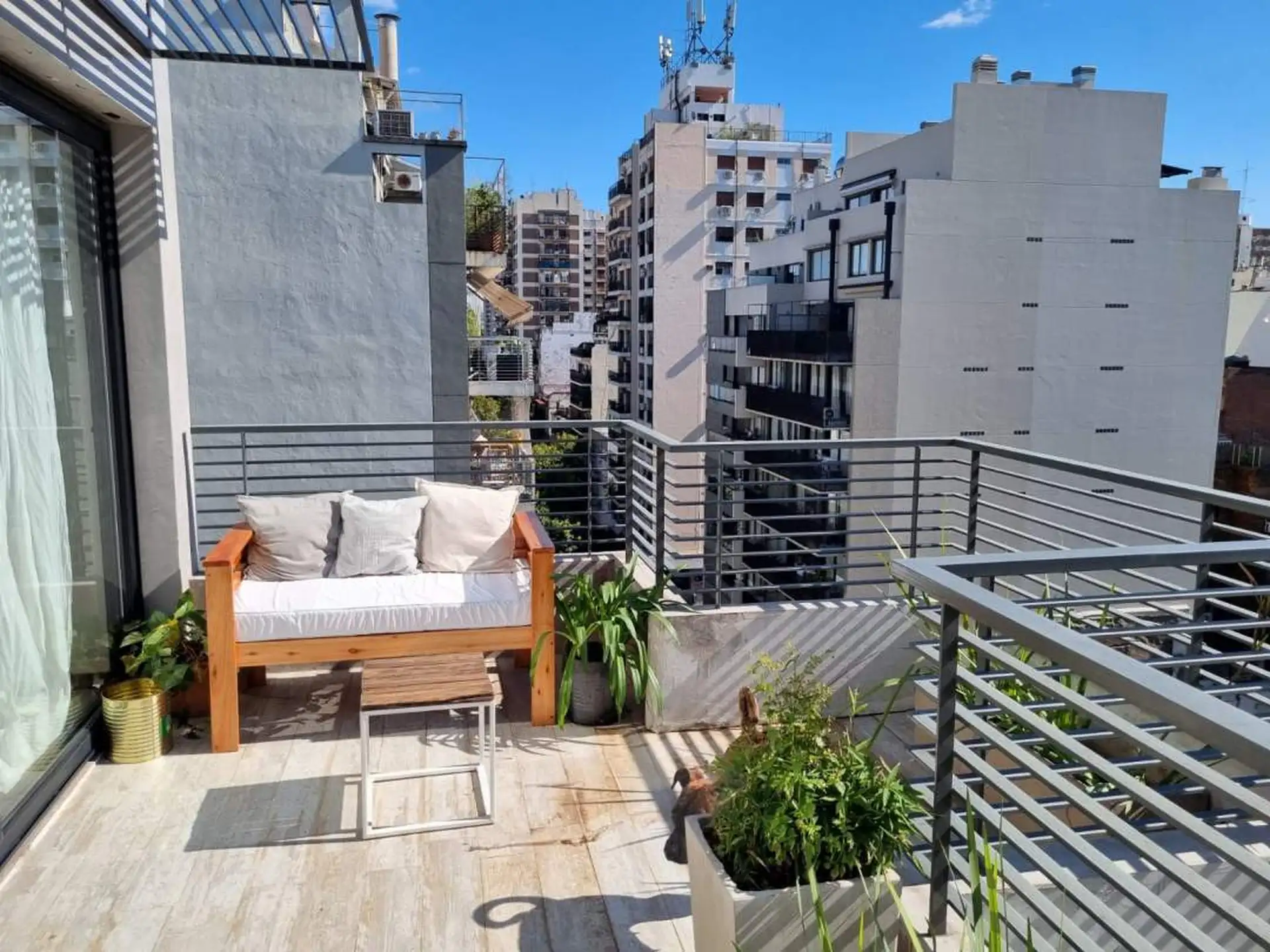 Apartamento de 1 quarto de dois ambientes com varanda-terraço em Belgrano