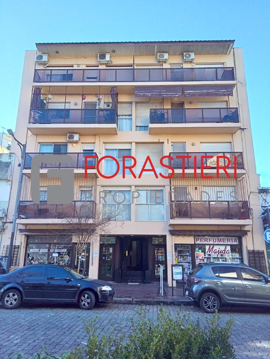 Квартира с двумя комнатами в Victoria