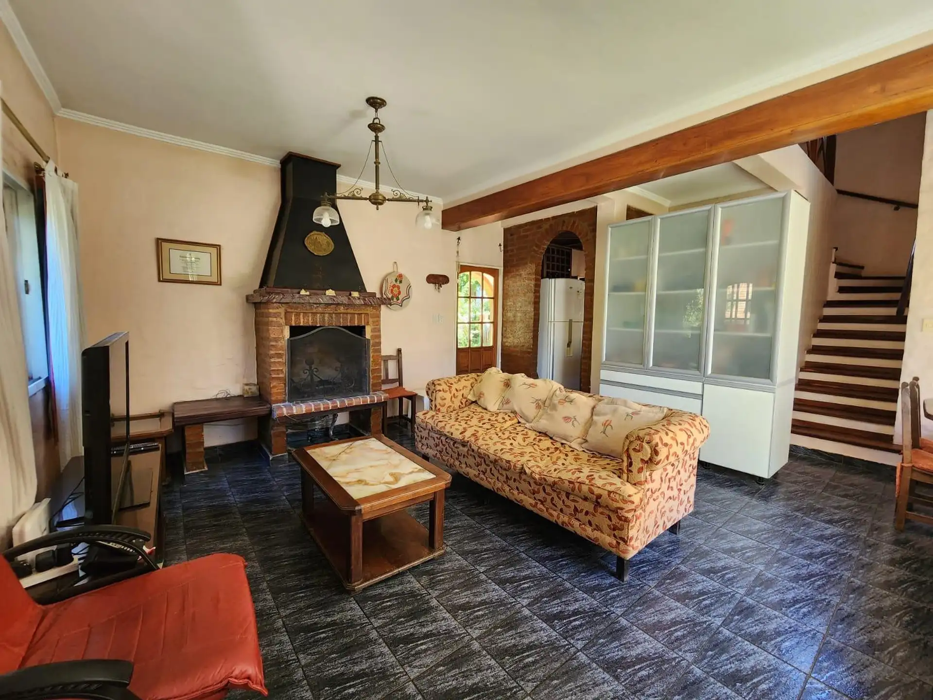 Furnished three-bedroom house in Campana