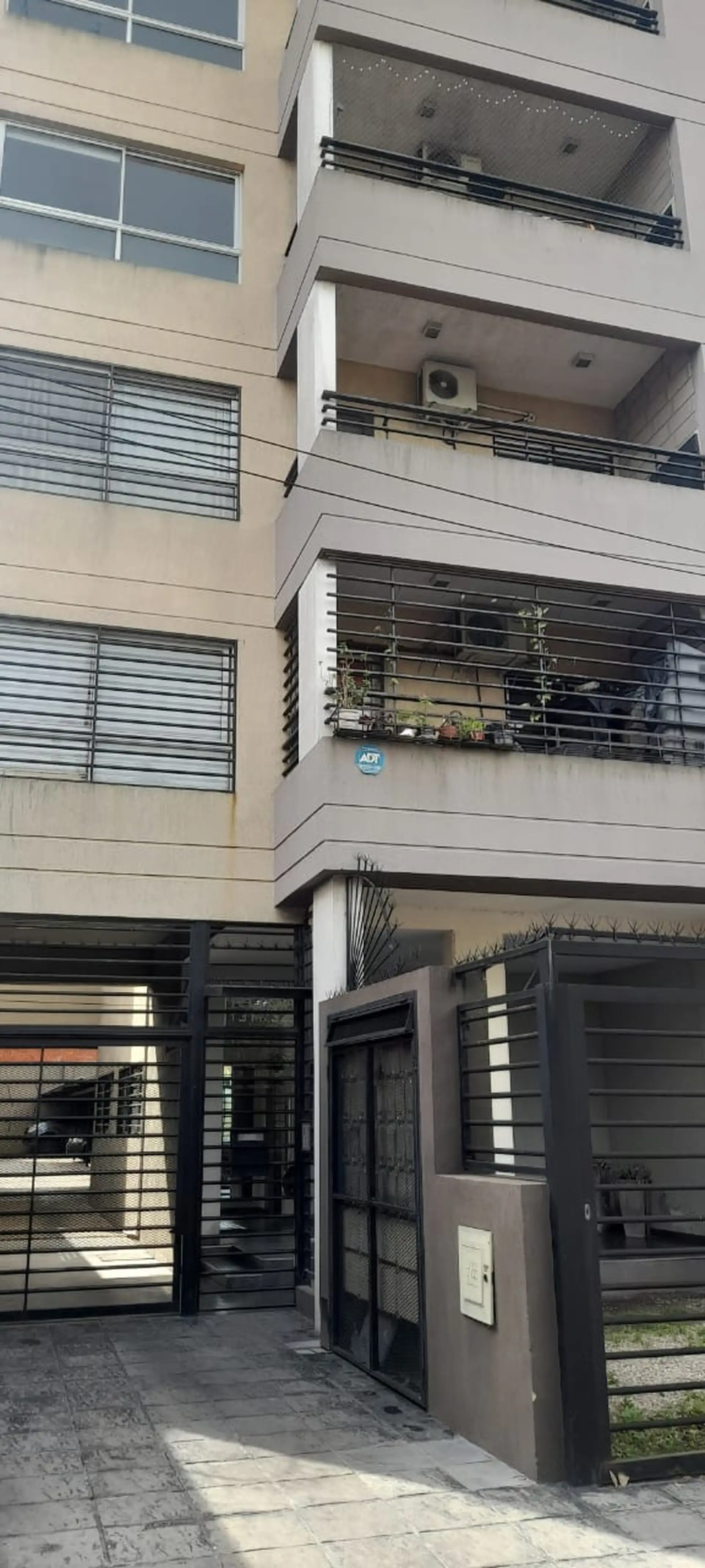 Kitnet para alugar em Remedios de Escalada, Lanús