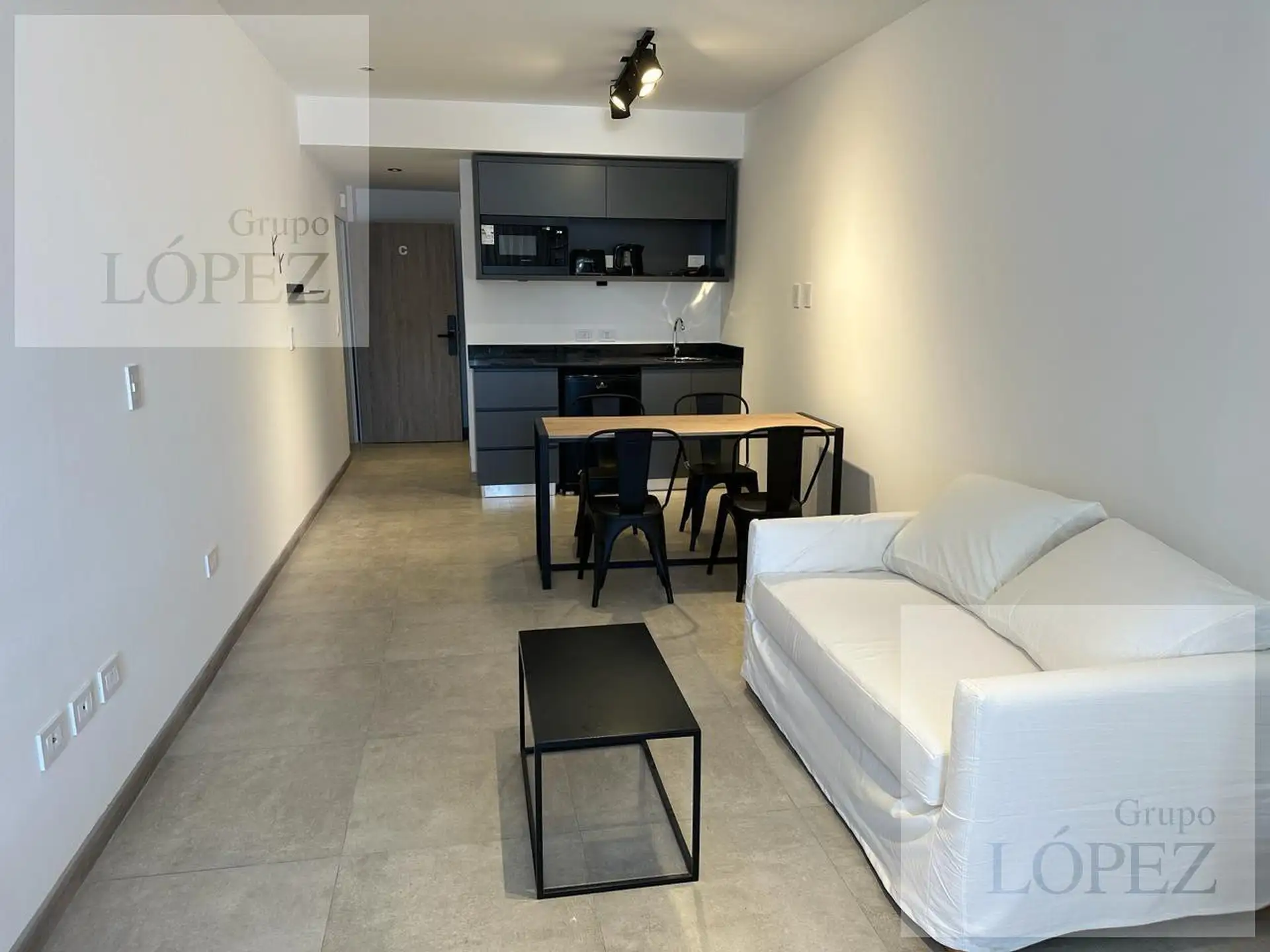 Apartamento de 1 quarto mobiliado em Monserrat