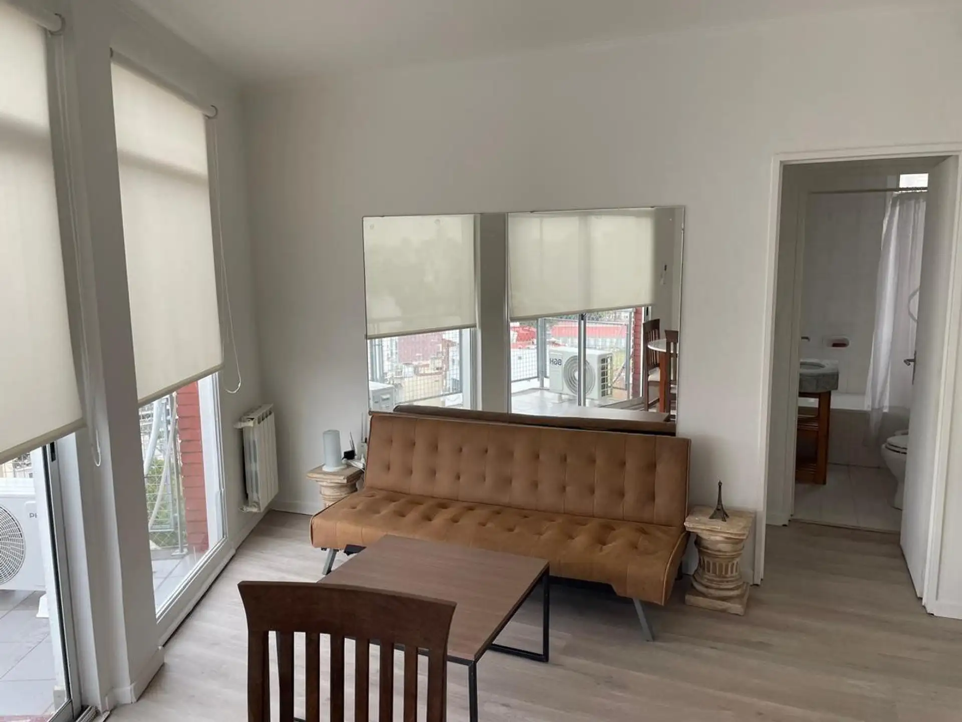 Меблированная двухкомнатная квартира с балконом в Palermo