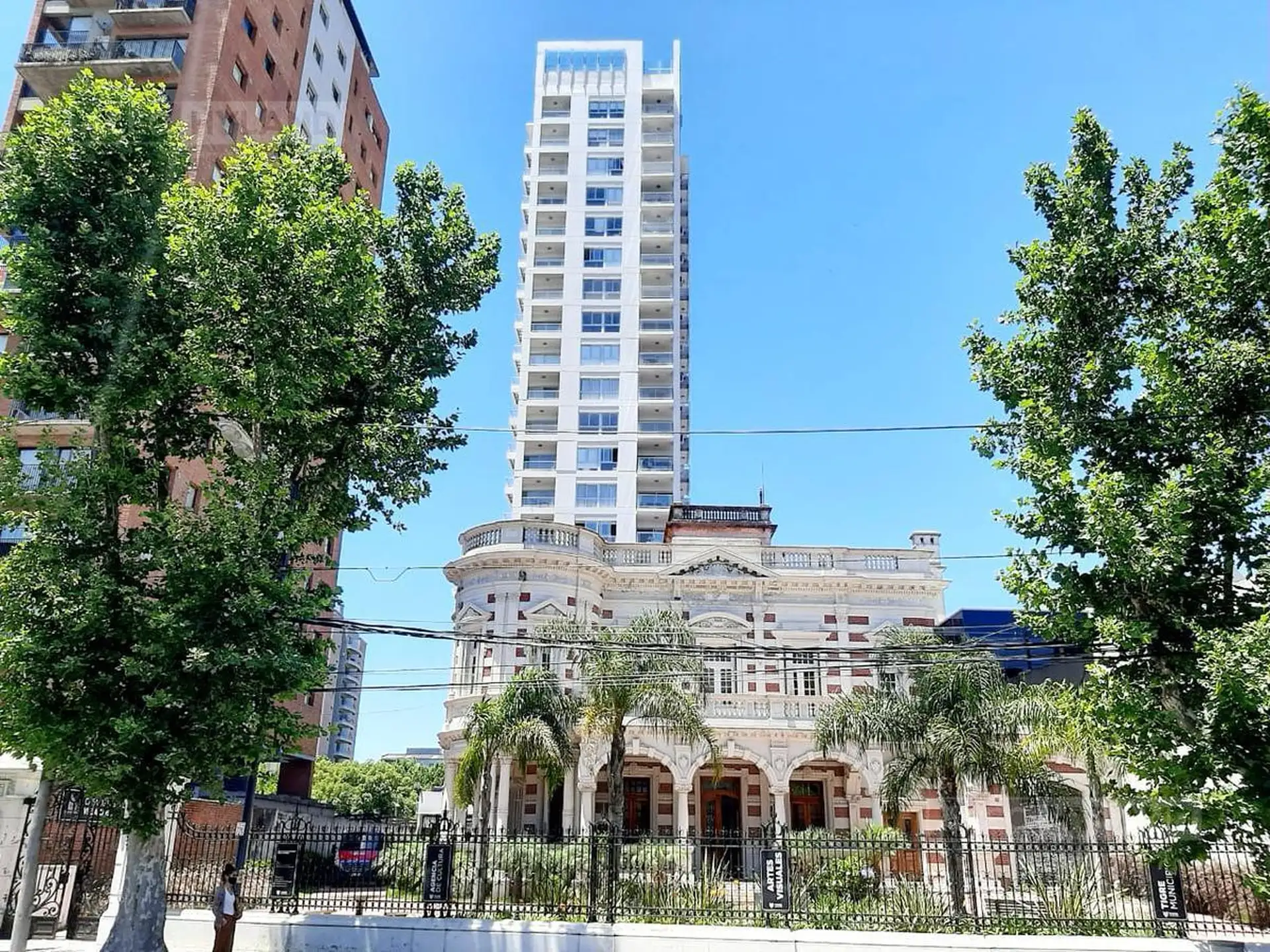 Four-room apartment with balcony in Tigre Centro