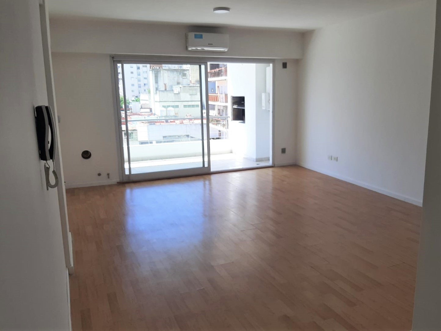 Квартира-студия с балконом и зоной гриля в Balvanera