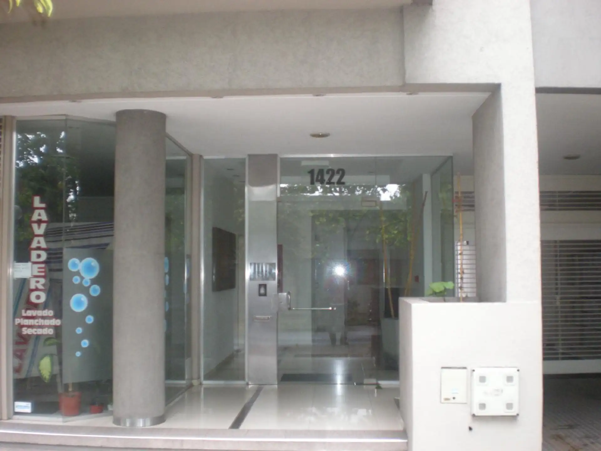 Apartamento de um dormitório com varanda em La Plata