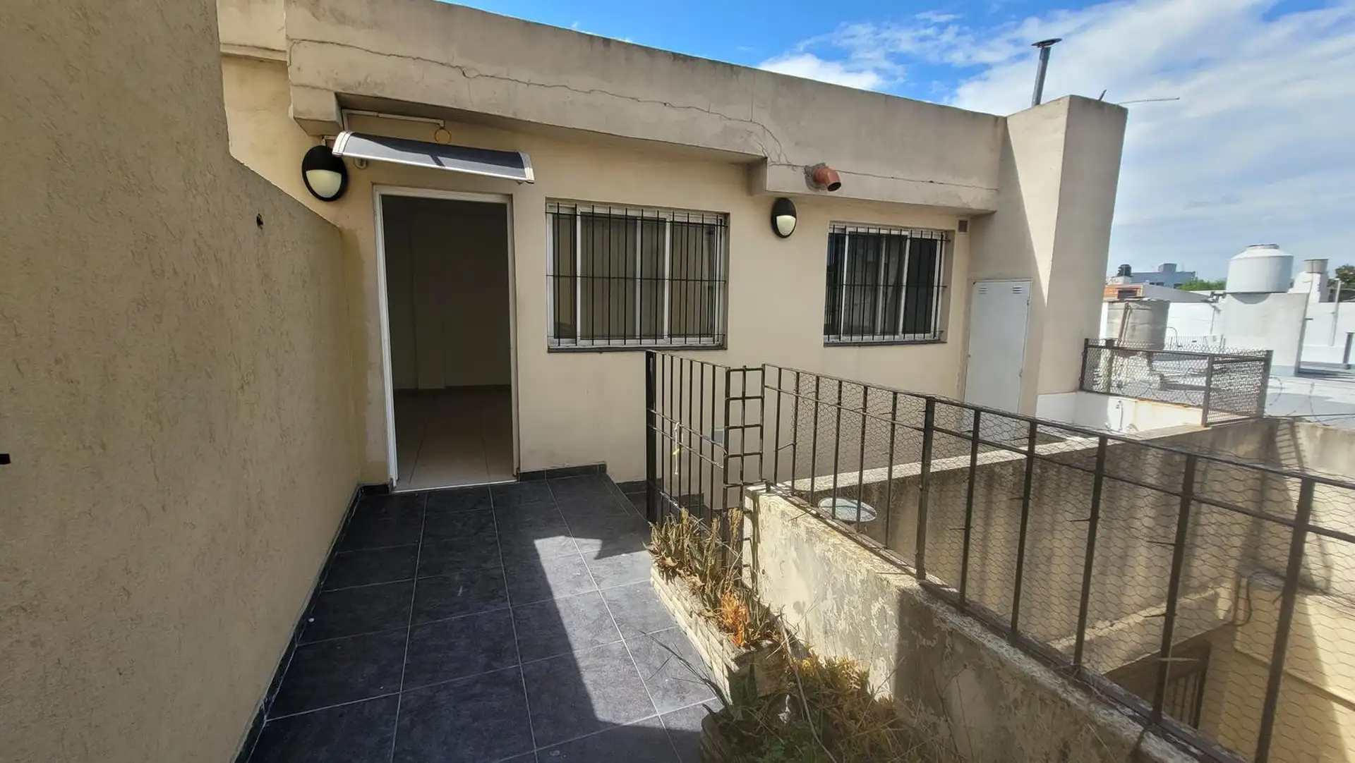 Departamento 2 ambientes tipo PH con 1 dormitorio en Castelar