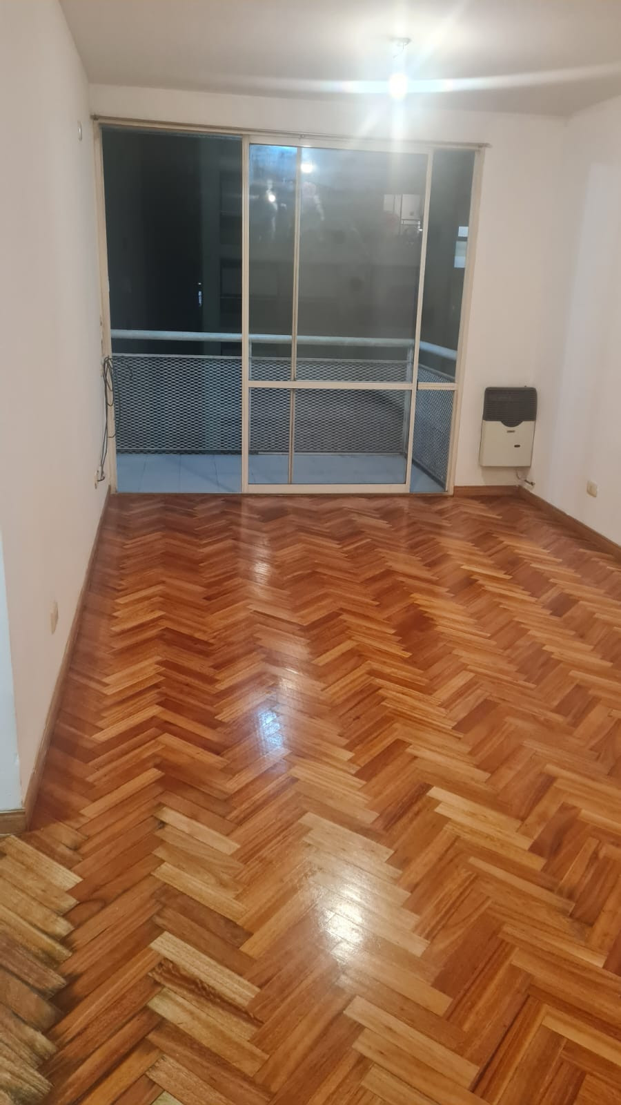 Departamento de 3 ambientes en Villa Urquiza con balcón corrido