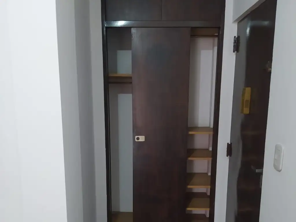 2 ambientes con patio interno