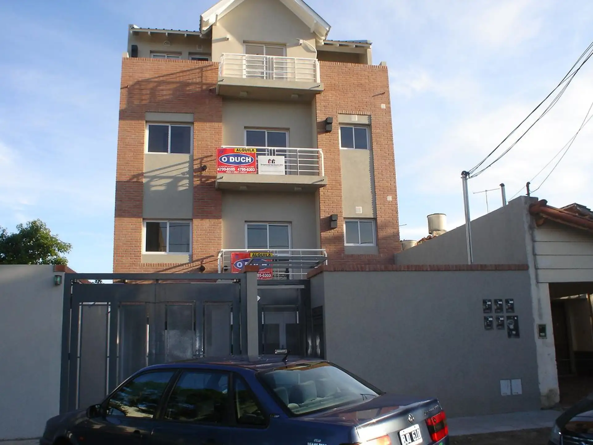 Departamento de 2 ambientes con cochera fija en Vicente López