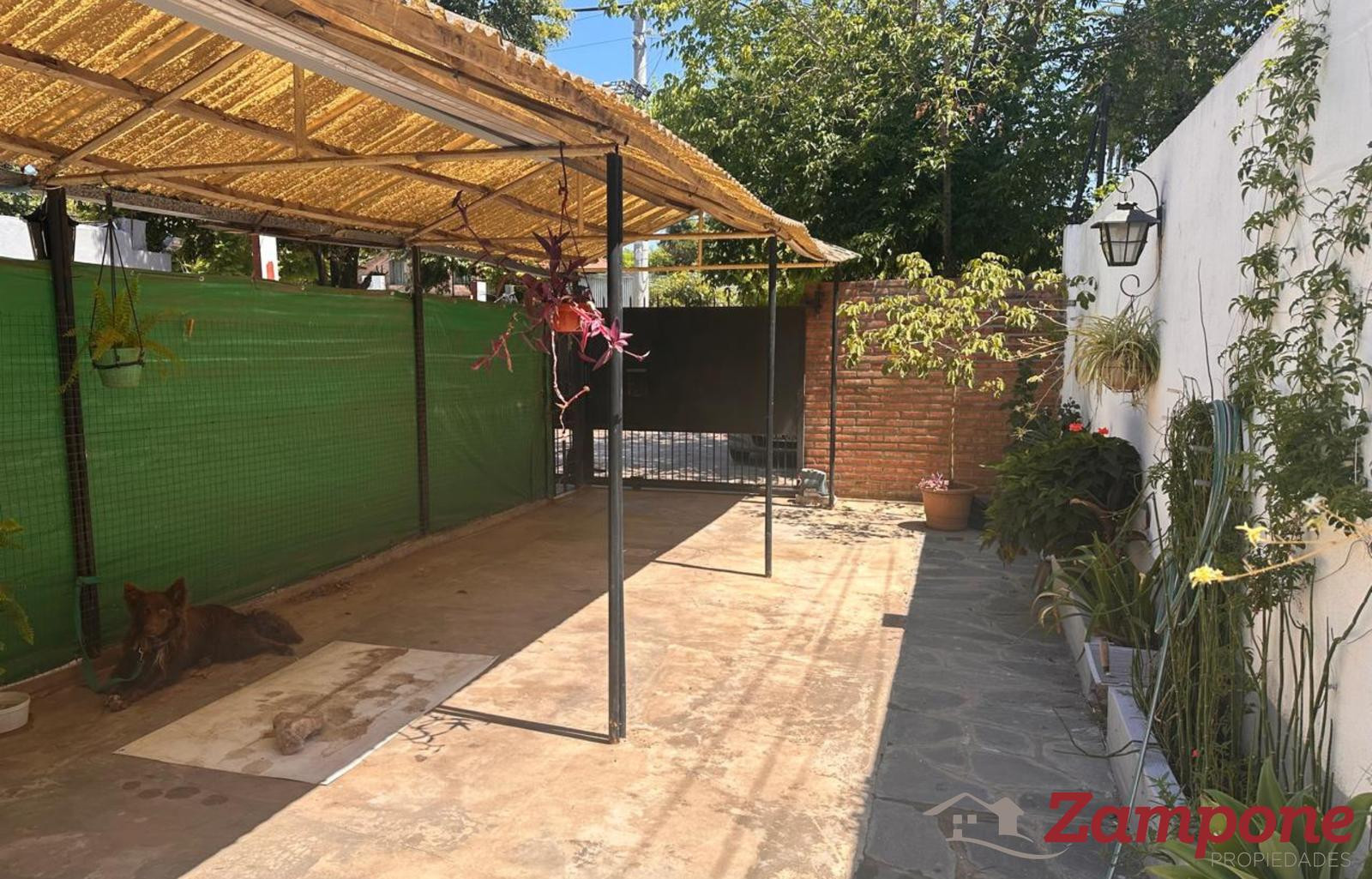 Casa con jardín y pileta en Don Torcuato, Tigre