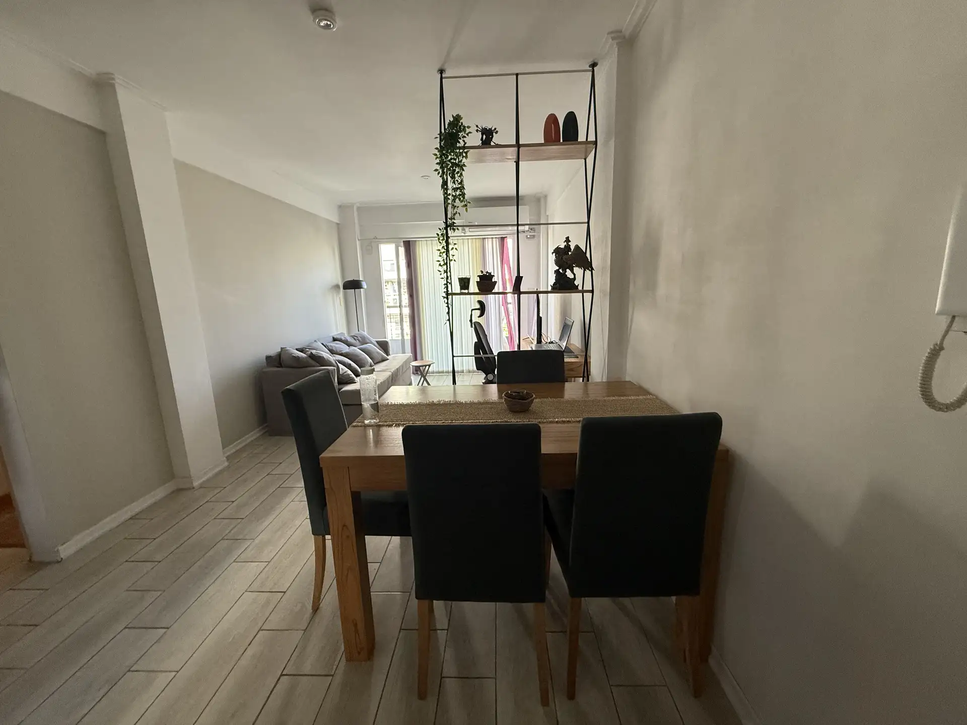 Departamento de 2 ambientes al frente con balcón corrido en Villa Pueyrredón