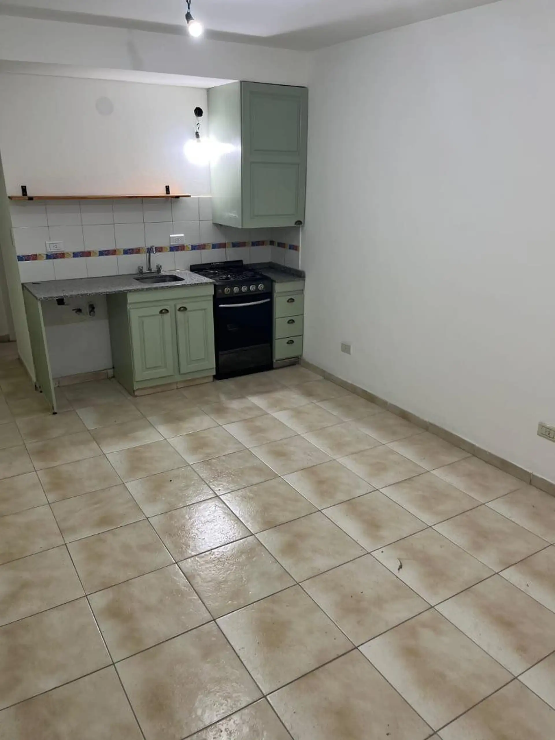 Two-room apartment with balcony in La Matanza (Villa Luzuriaga)
