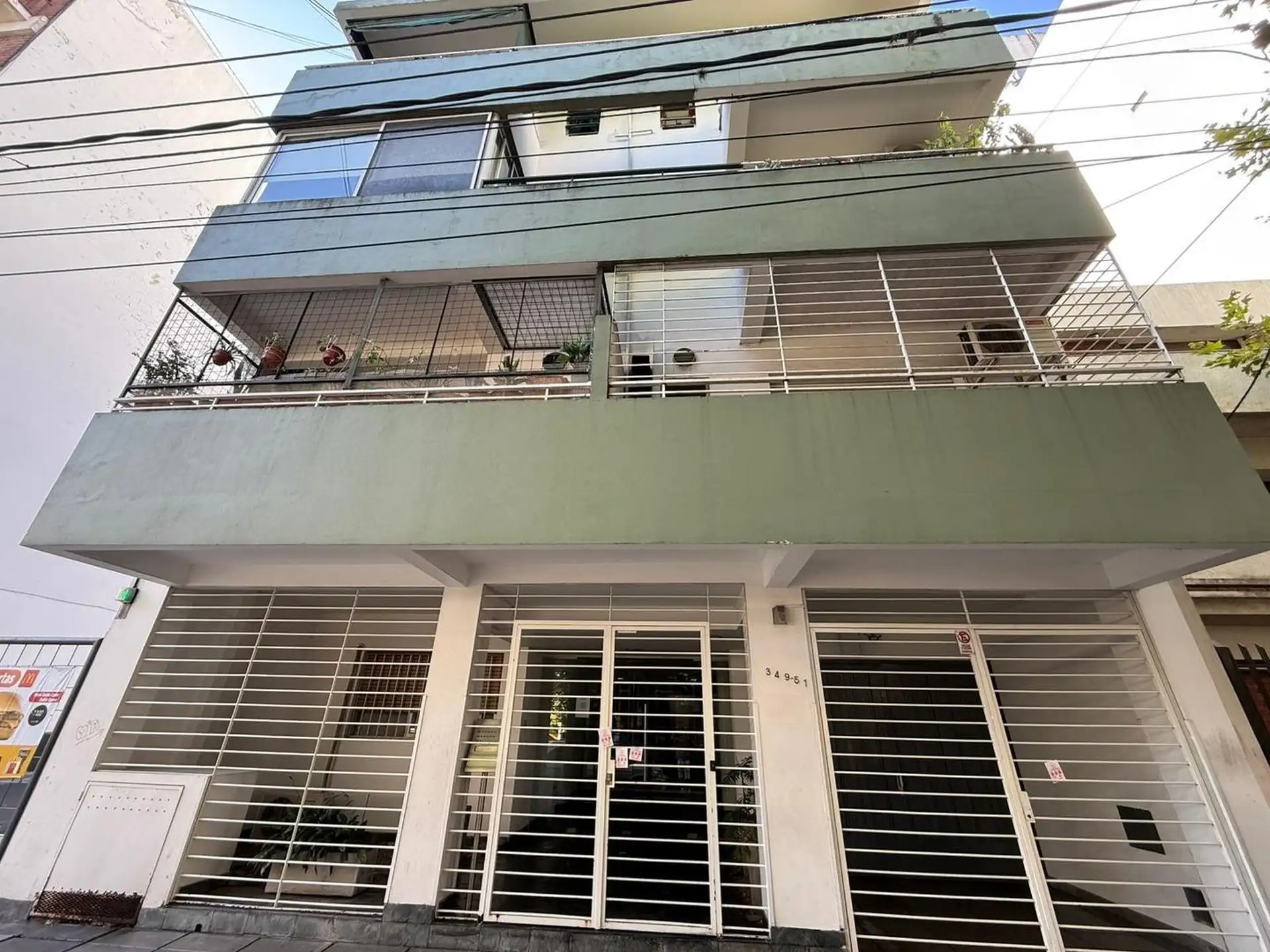 Refurbished studio apartment on the third floor in Ramos Mejía