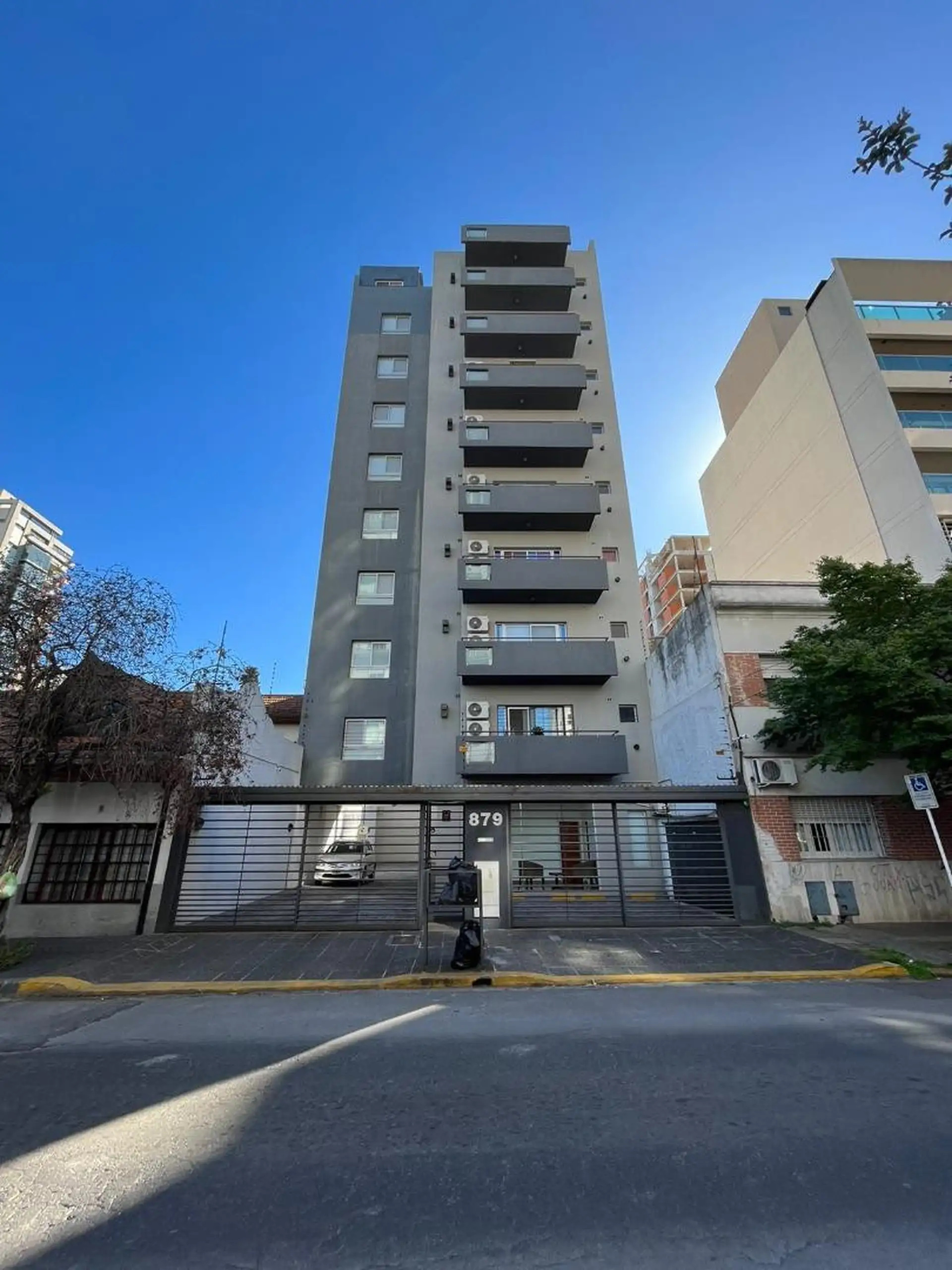 Departamento de 2 ambientes con balcón en Quilmes centro