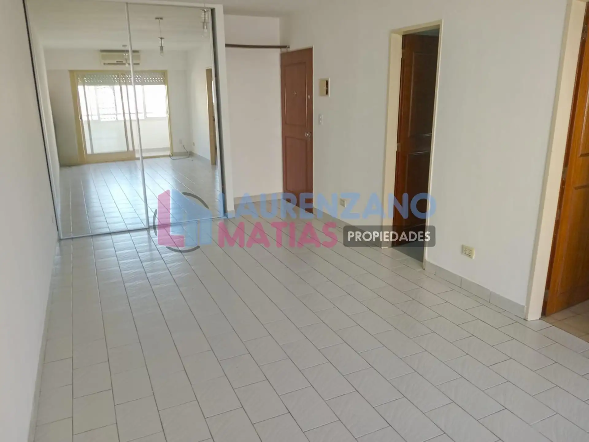 Квартира-студия с балконом в Almagro