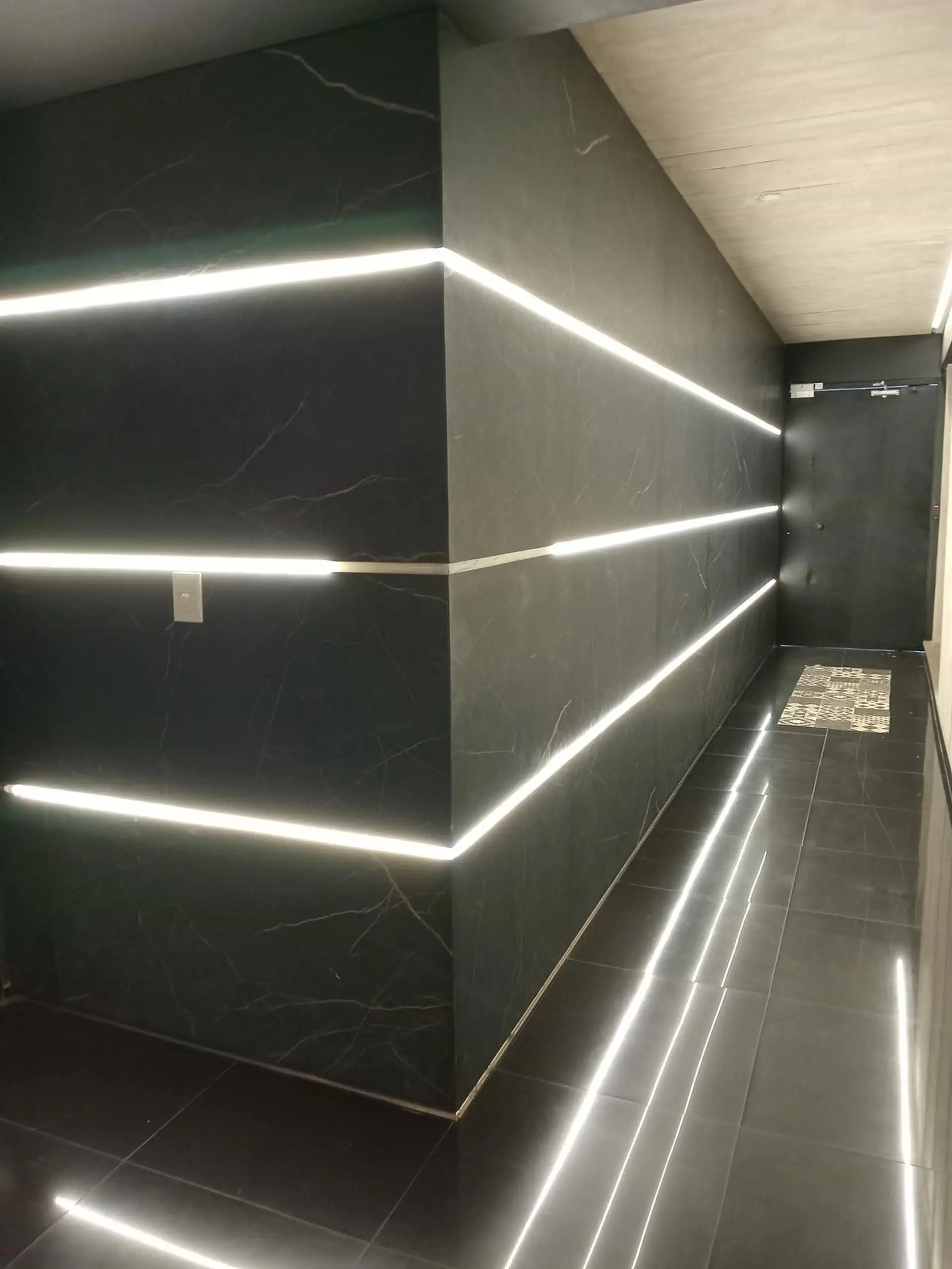 Studio apartment with courtyard-facing balcony in Parque Chas