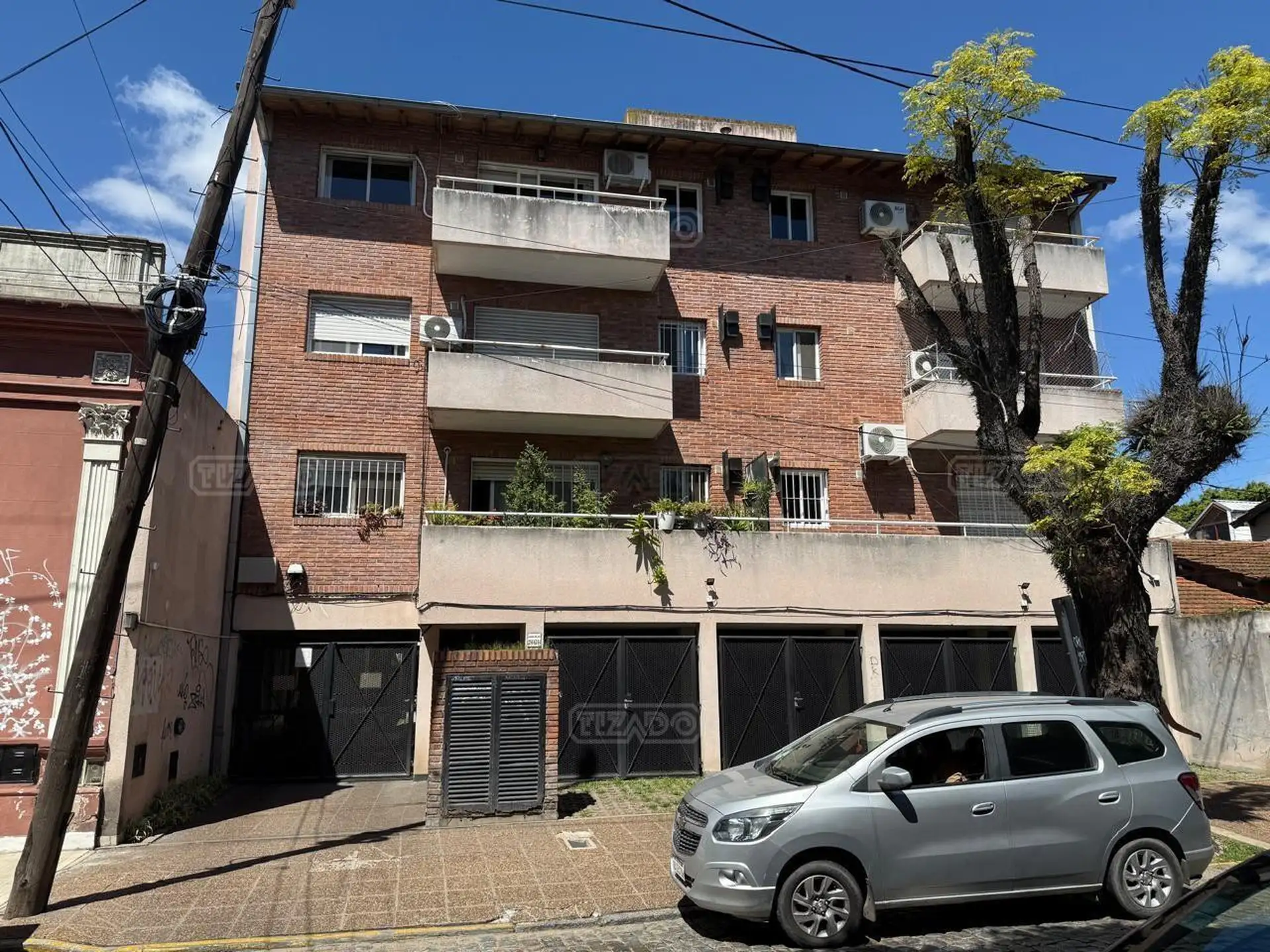Apartamento de dois ambientes com varanda e vaga de garagem em San Isidro