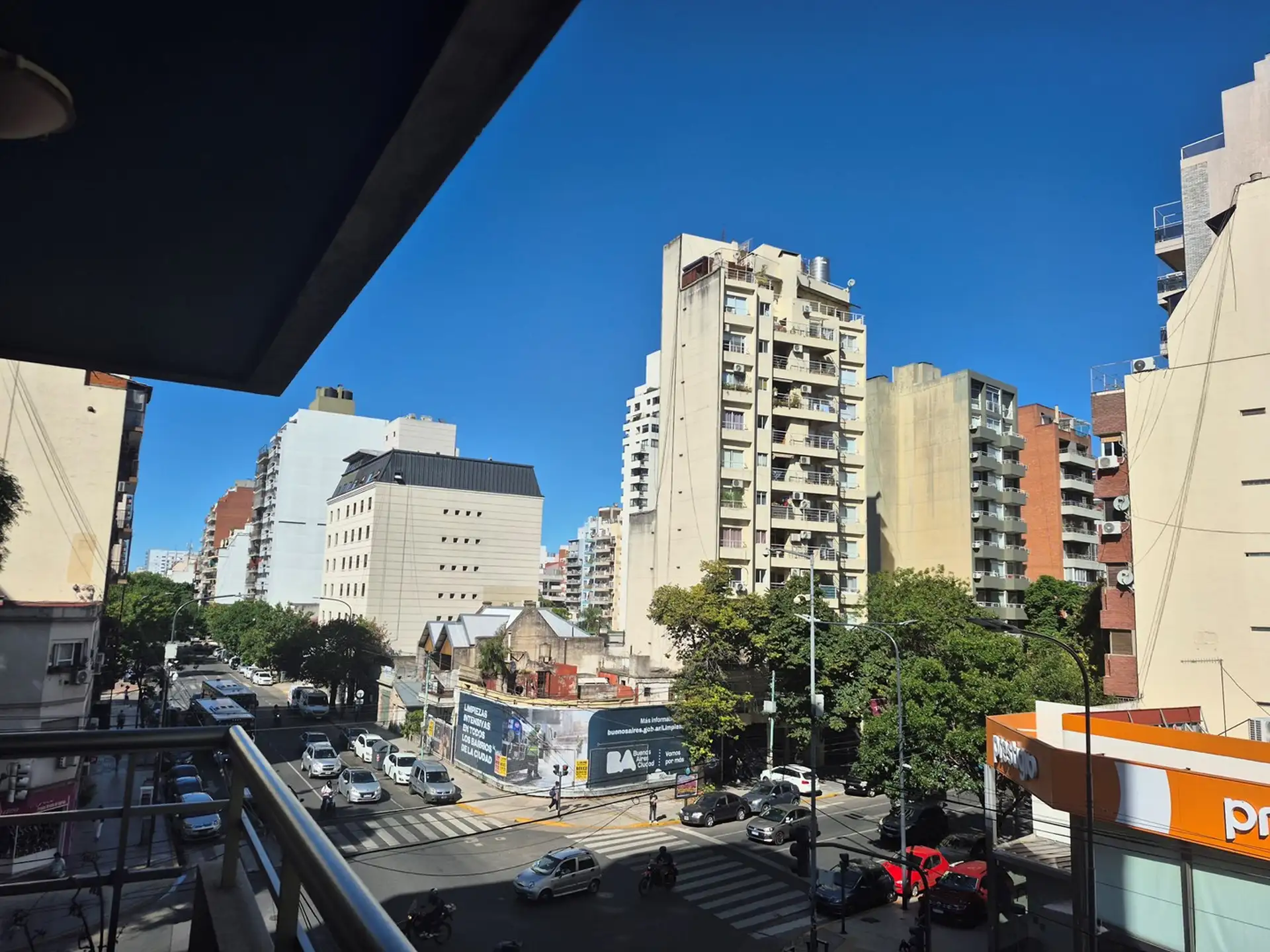 Two-room apartment with balcony and parking in Villa Urquiza
