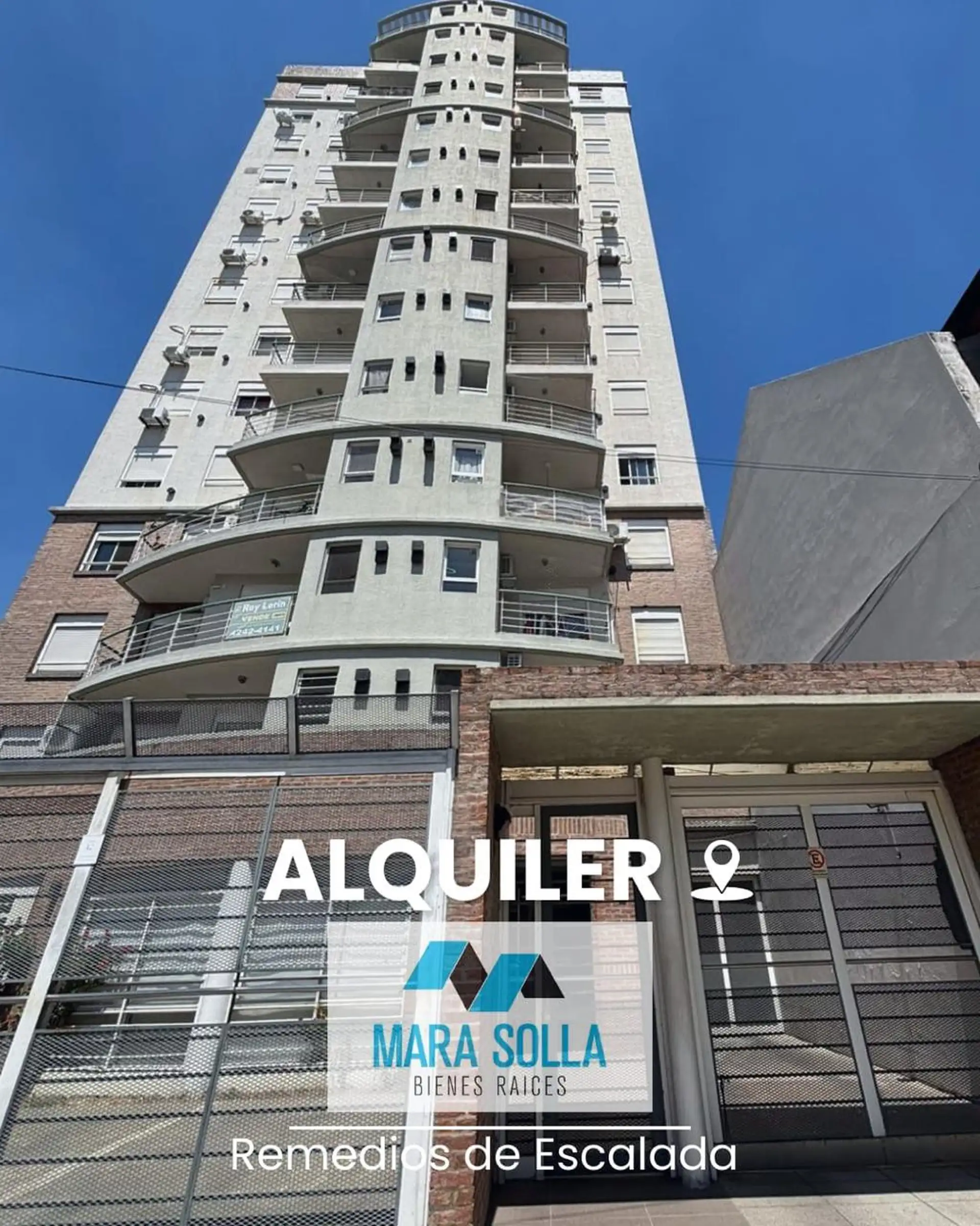 Apartamento de dois ambientes com 2 quartos no primeiro andar em Lanús