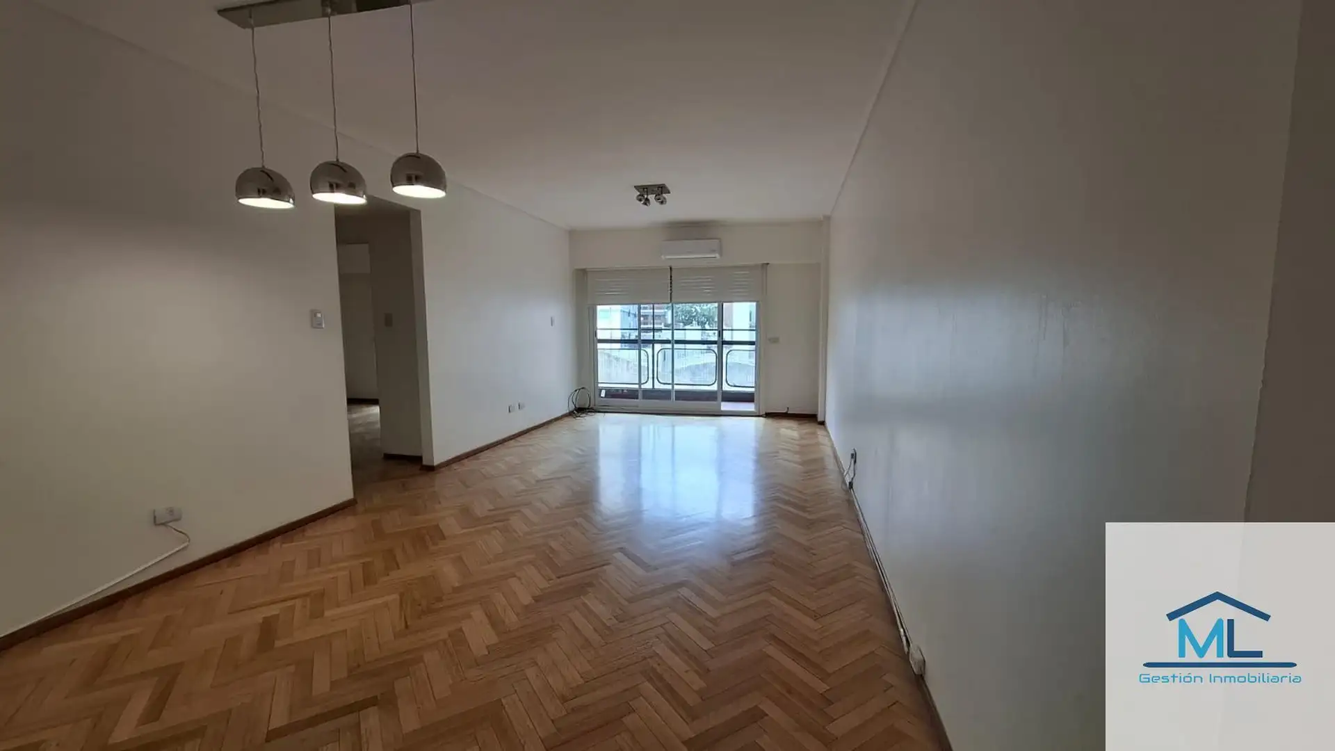 Unfurnished two-bedroom apartment in Recoleta