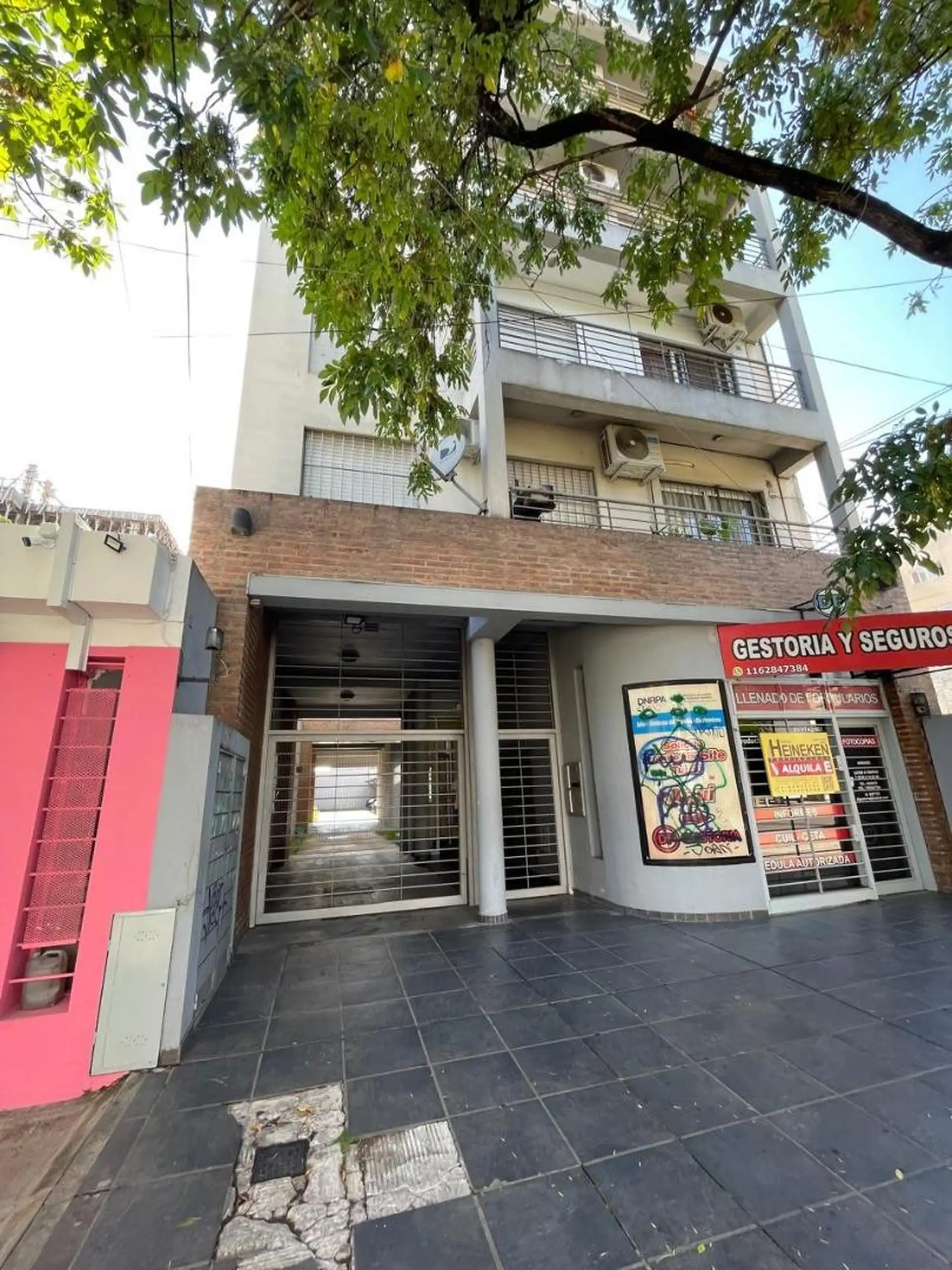 Departamento de 2 ambientes con cochera en Merlo
