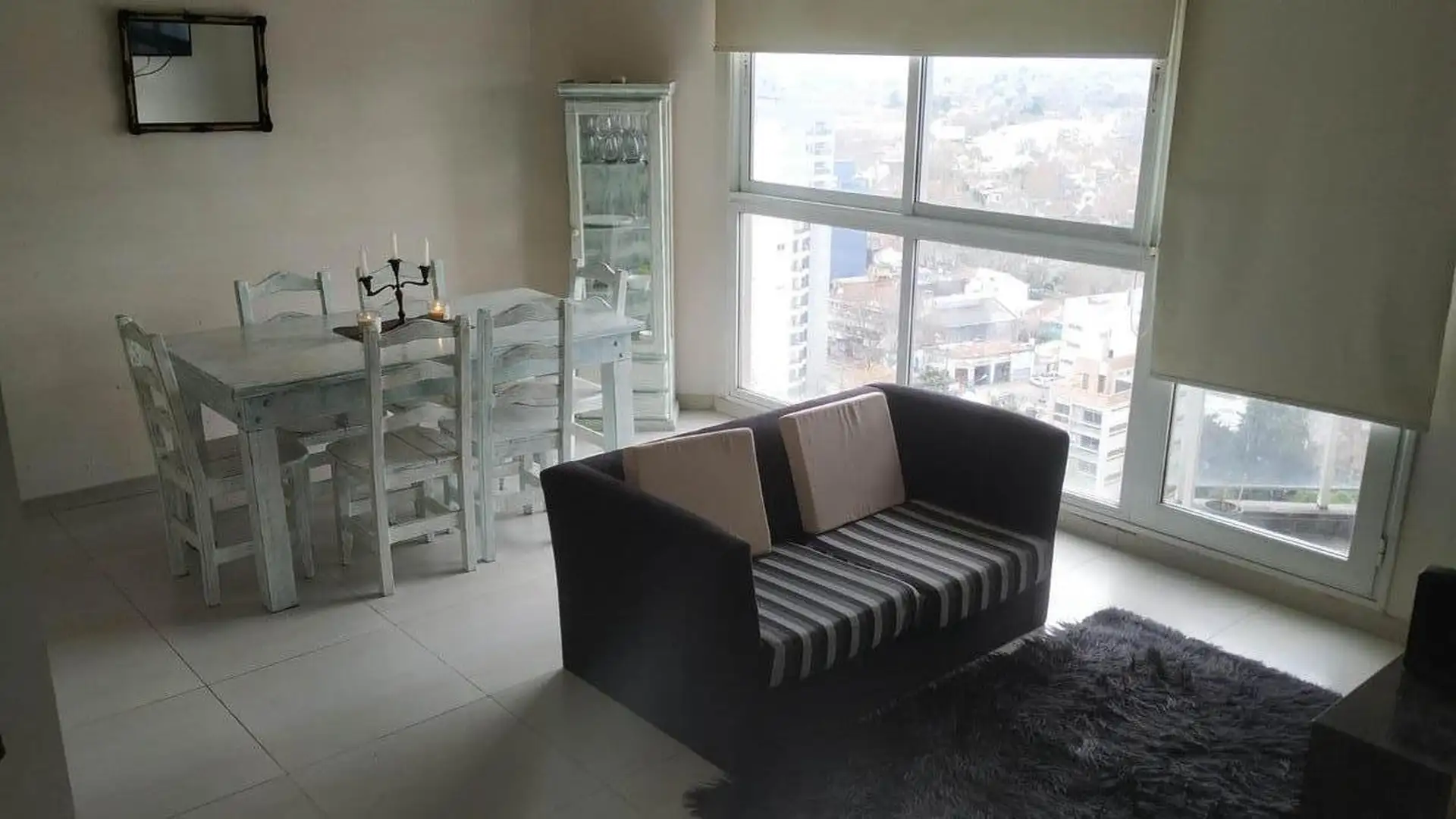 Furnished two-bedroom apartment with parking in Lomas de Zamora