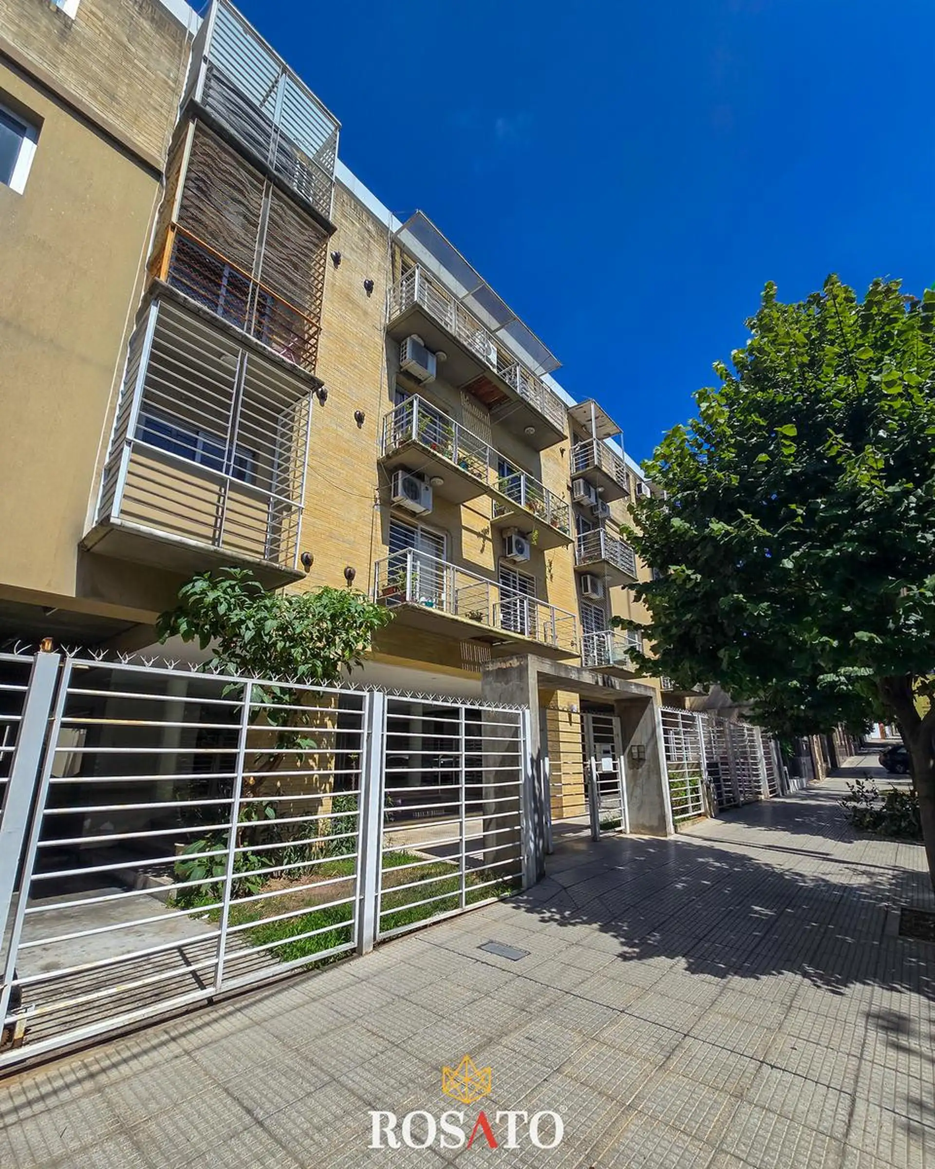 Departamento de 3 ambientes con balcón en Villa Lugano