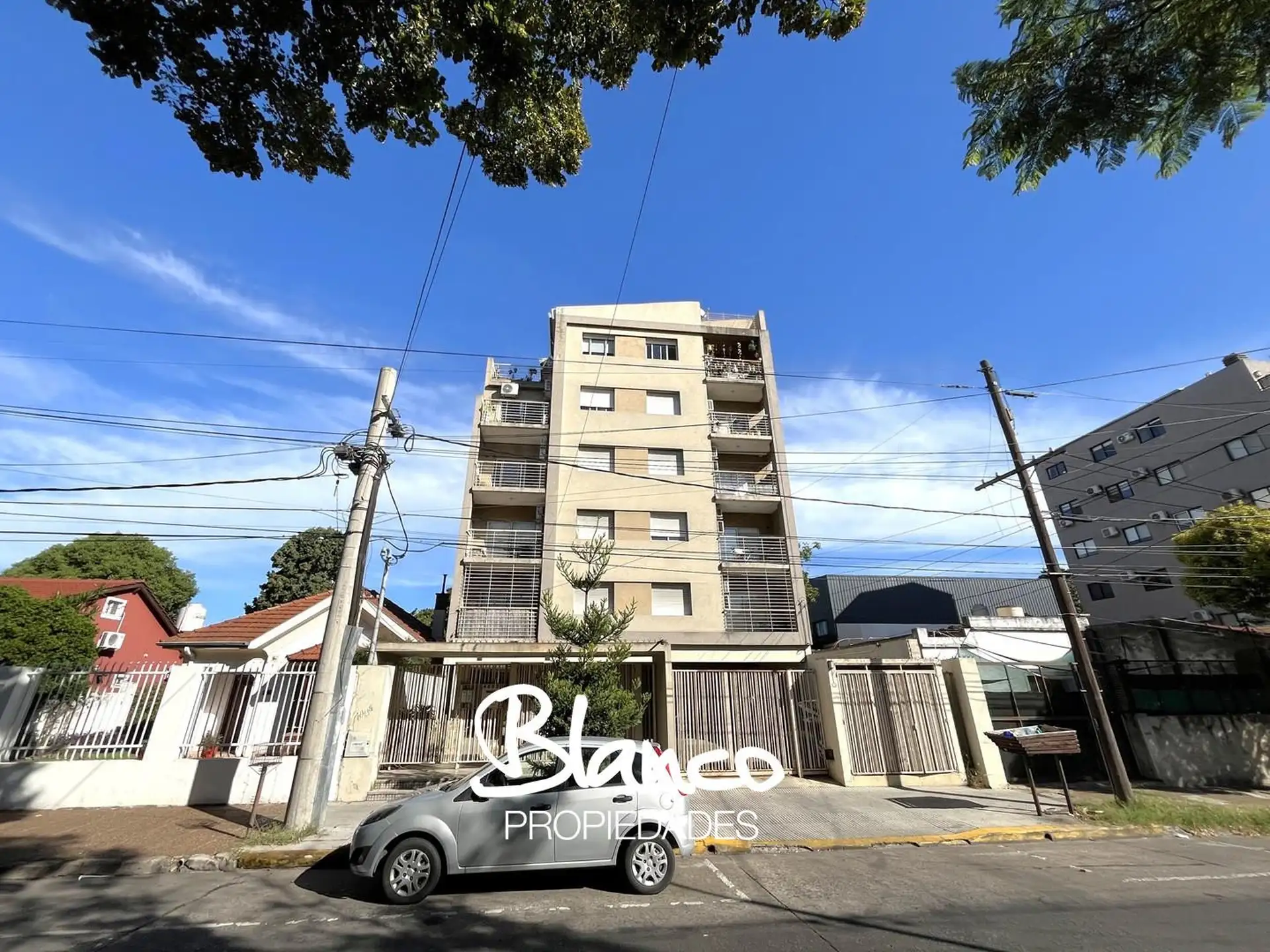 Departamento de 2 ambientes en alquiler con cochera en Vicente López