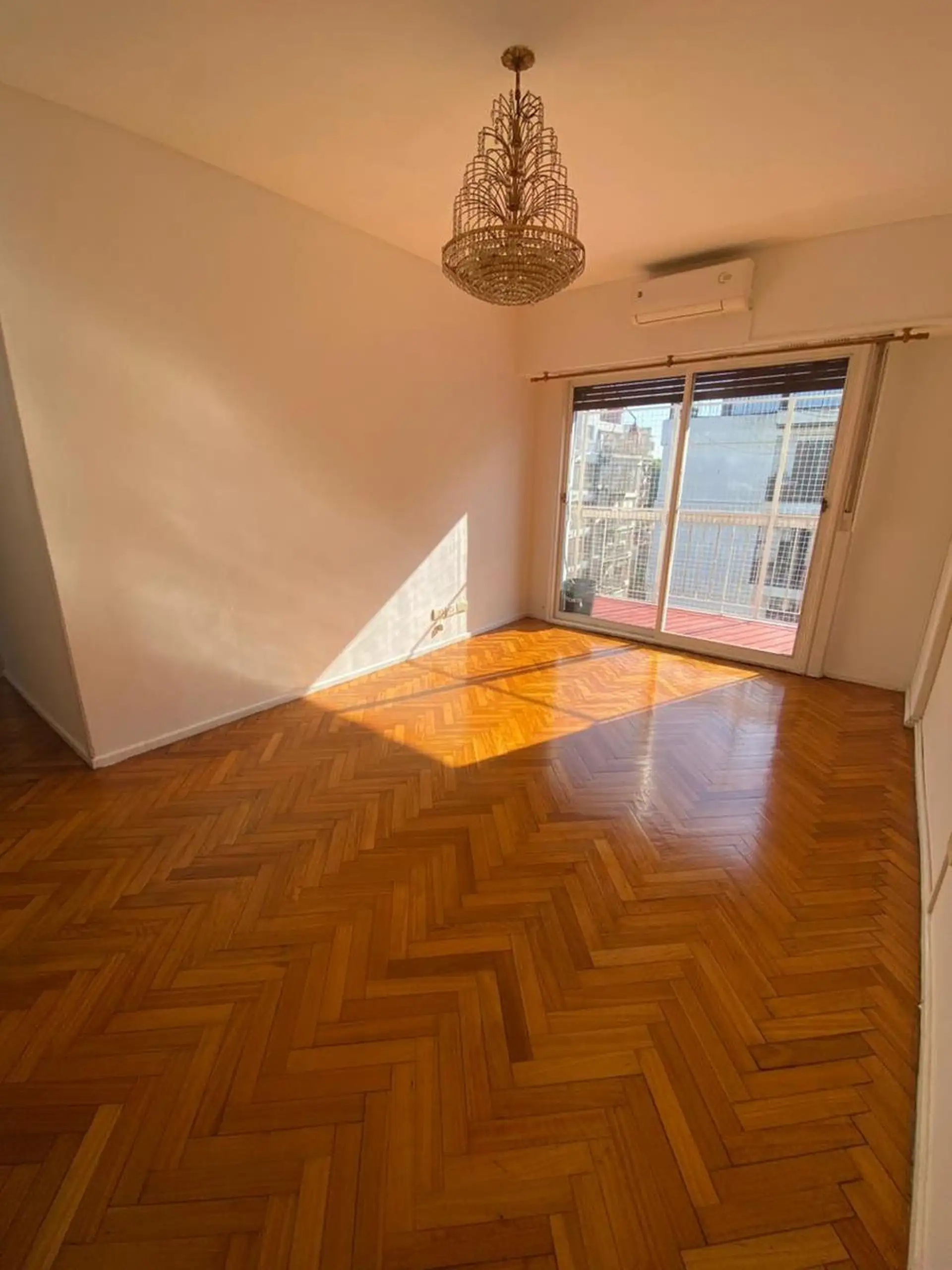 Three-bedroom half-floor apartment in Villa Santa Rita