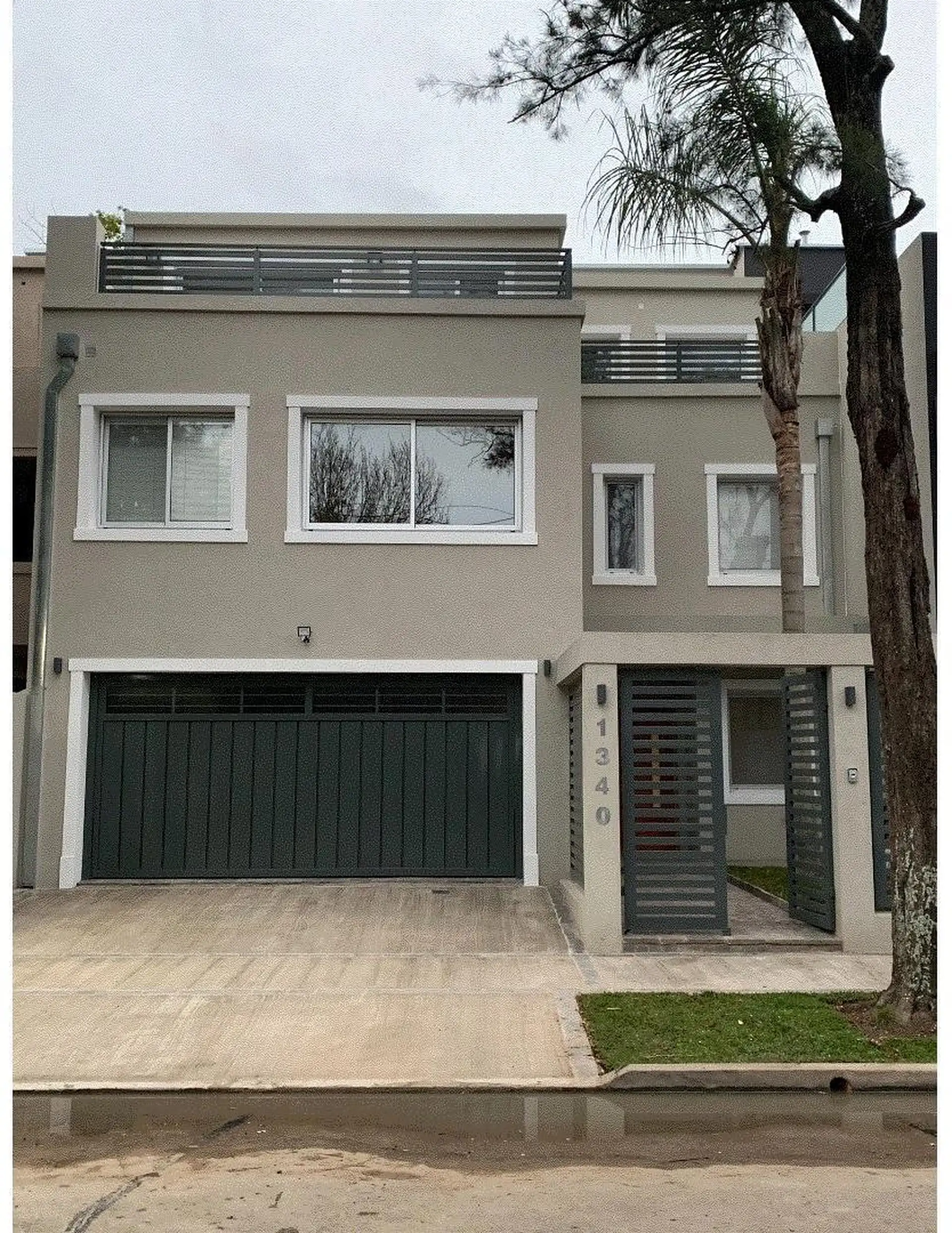 Four-bedroom house in Martínez