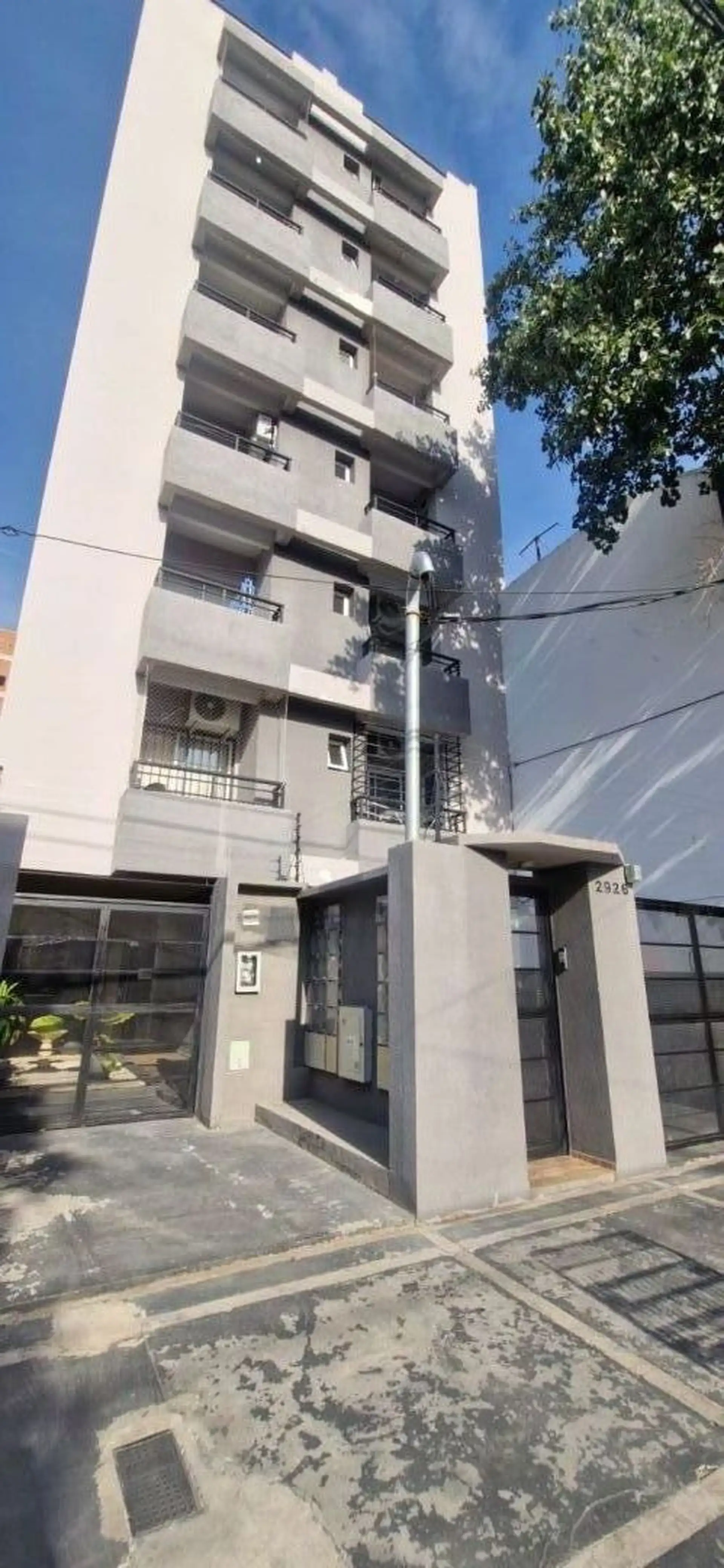 Квартира с 1 спальней и парковочным местом в Caseros