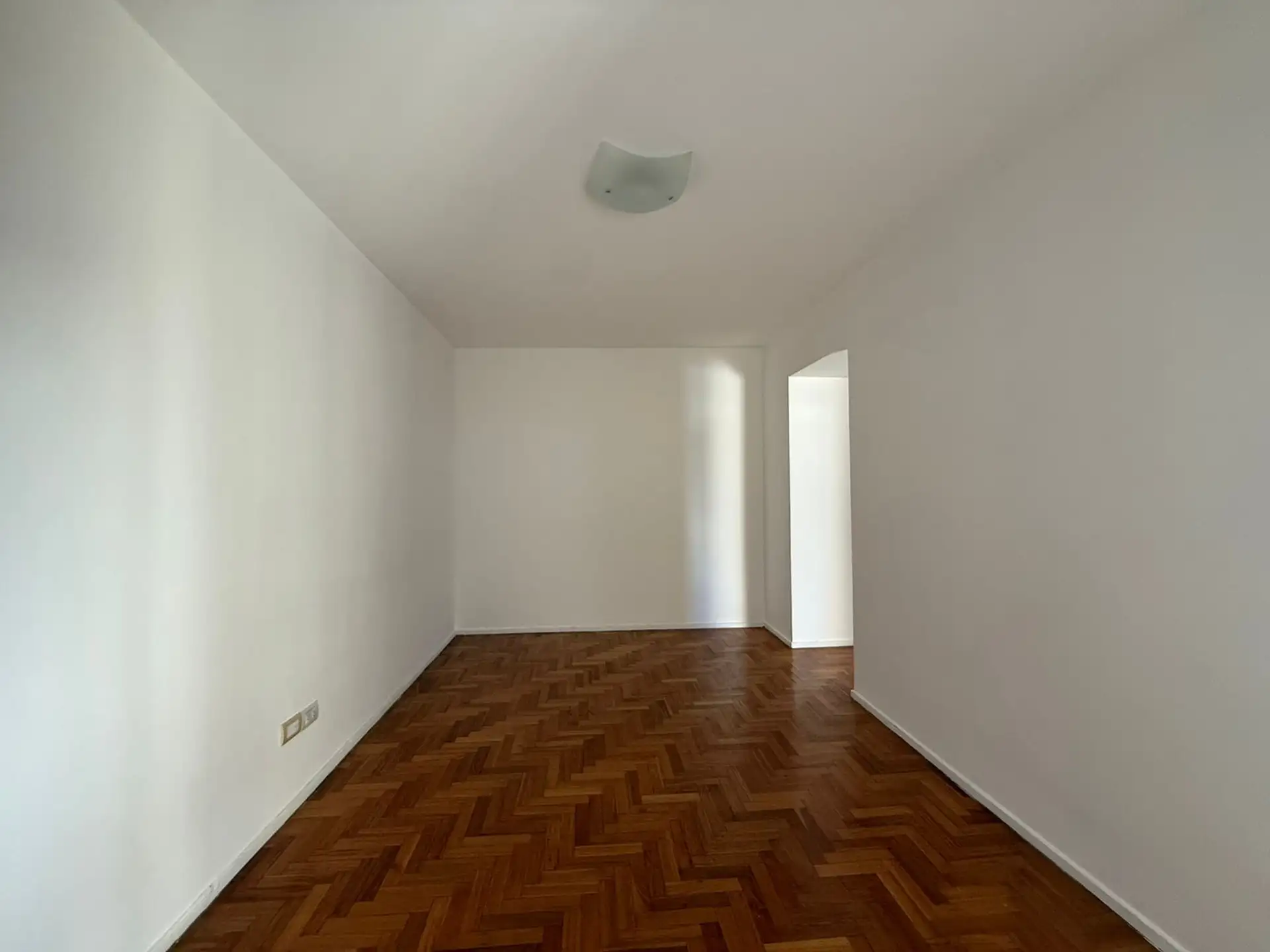 Departamento de 2 ambientes al contrafrente en Liniers