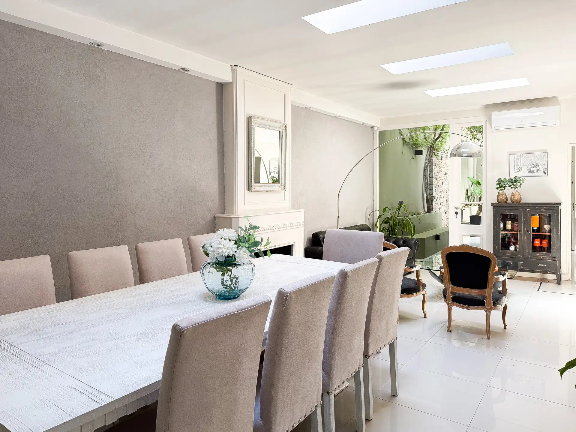 Дом с 4 спальнями в Caballito