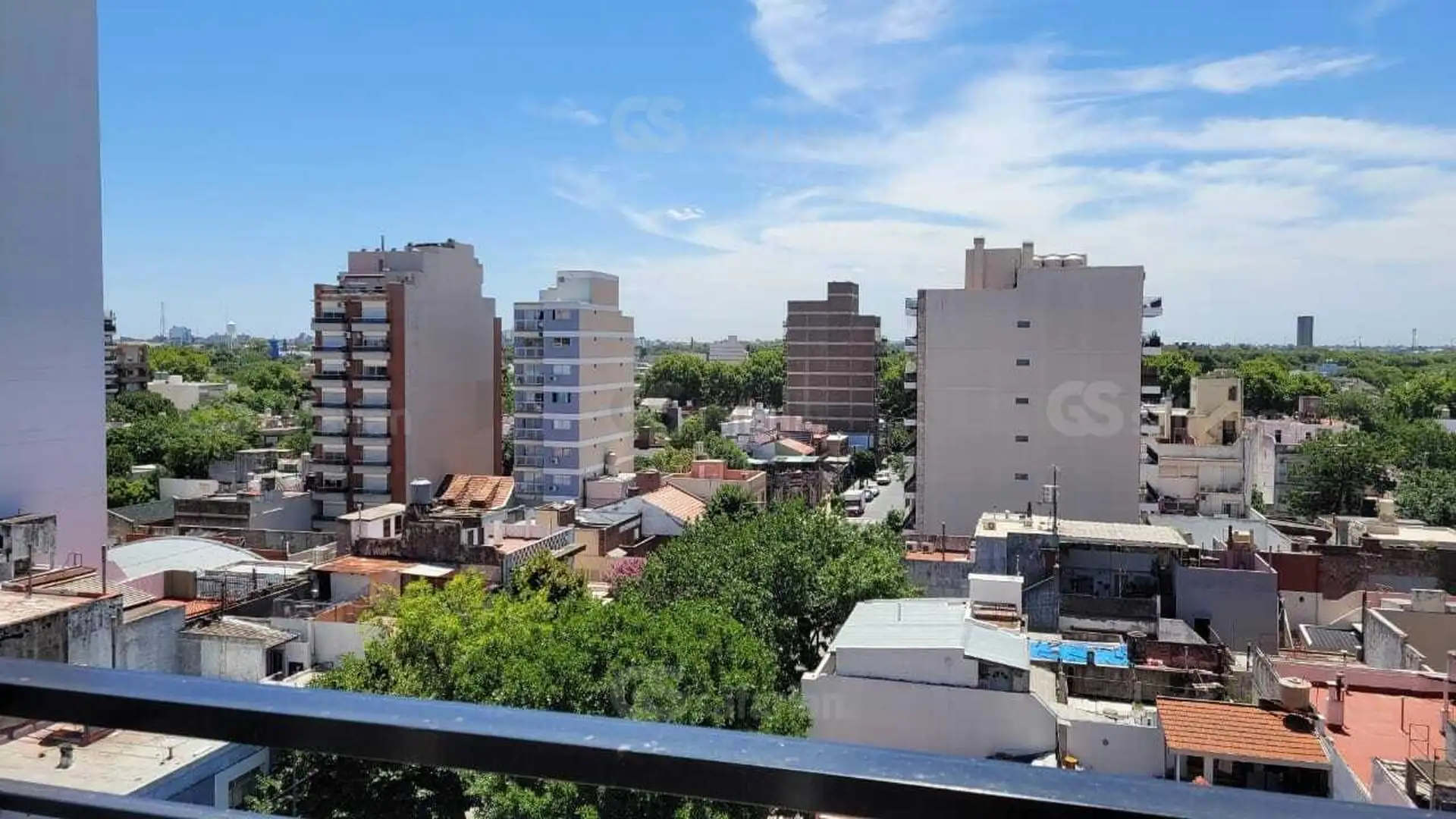 Kitnet novo com varanda em Villa Pueyrredón