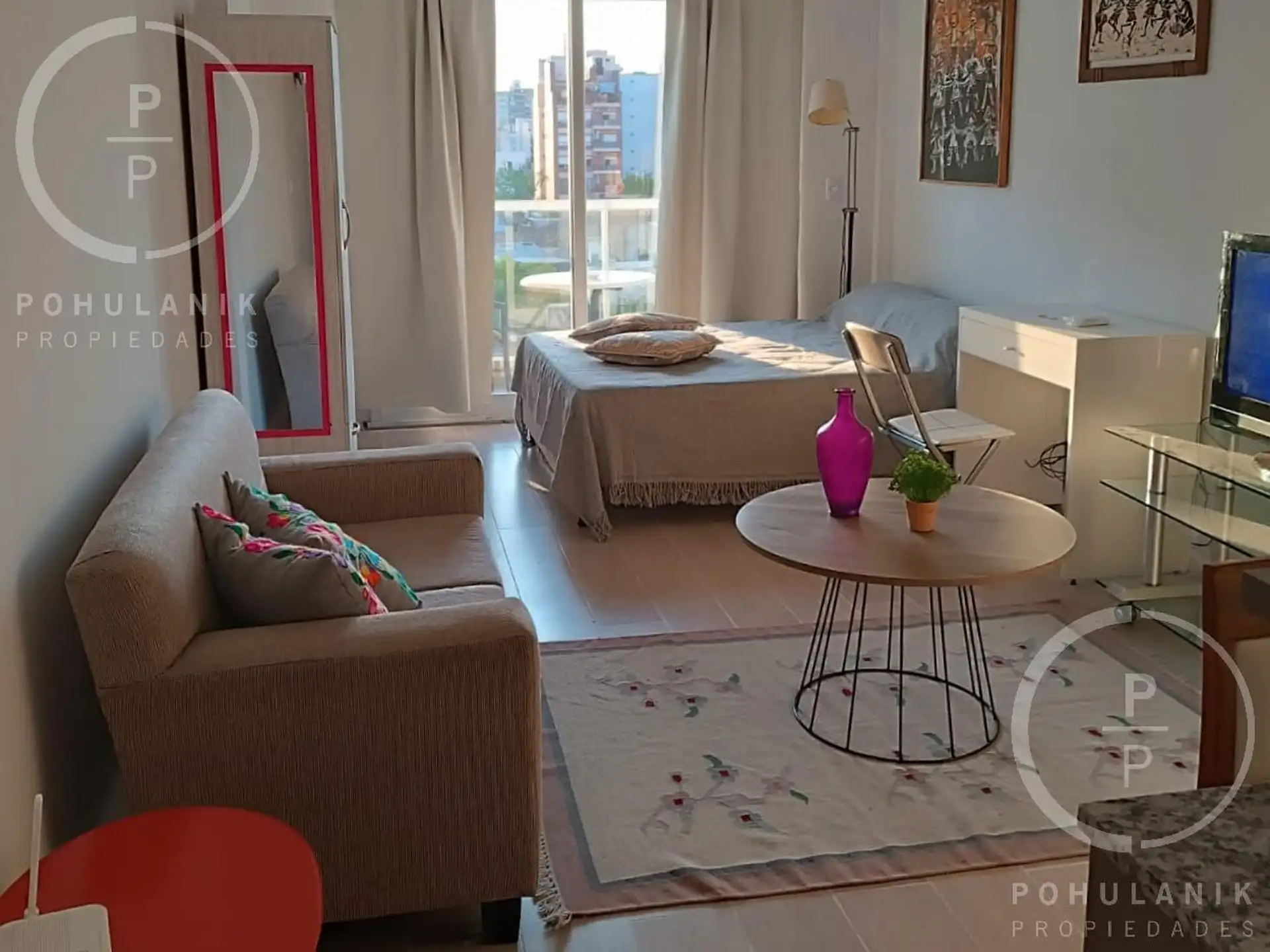 Monoambiente amoblado y equipado en Almagro, al frente