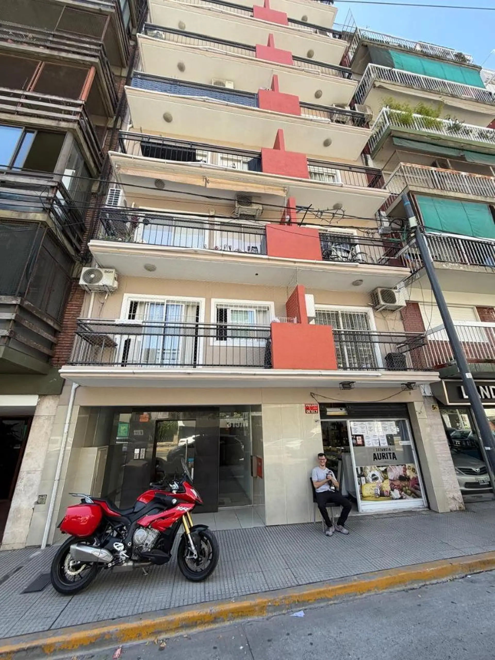 Two-room apartment with balcony in Villa del Parque