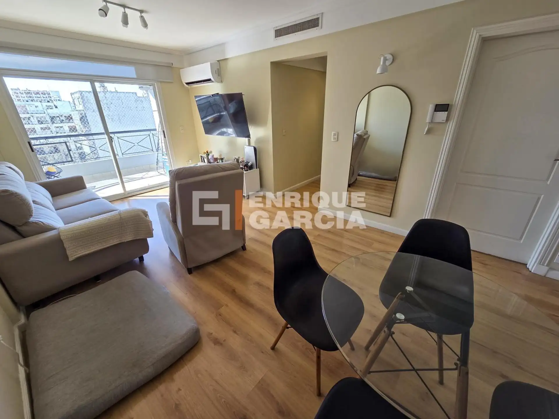 Полуэтажная квартира с 2 спальнями в Villa Urquiza