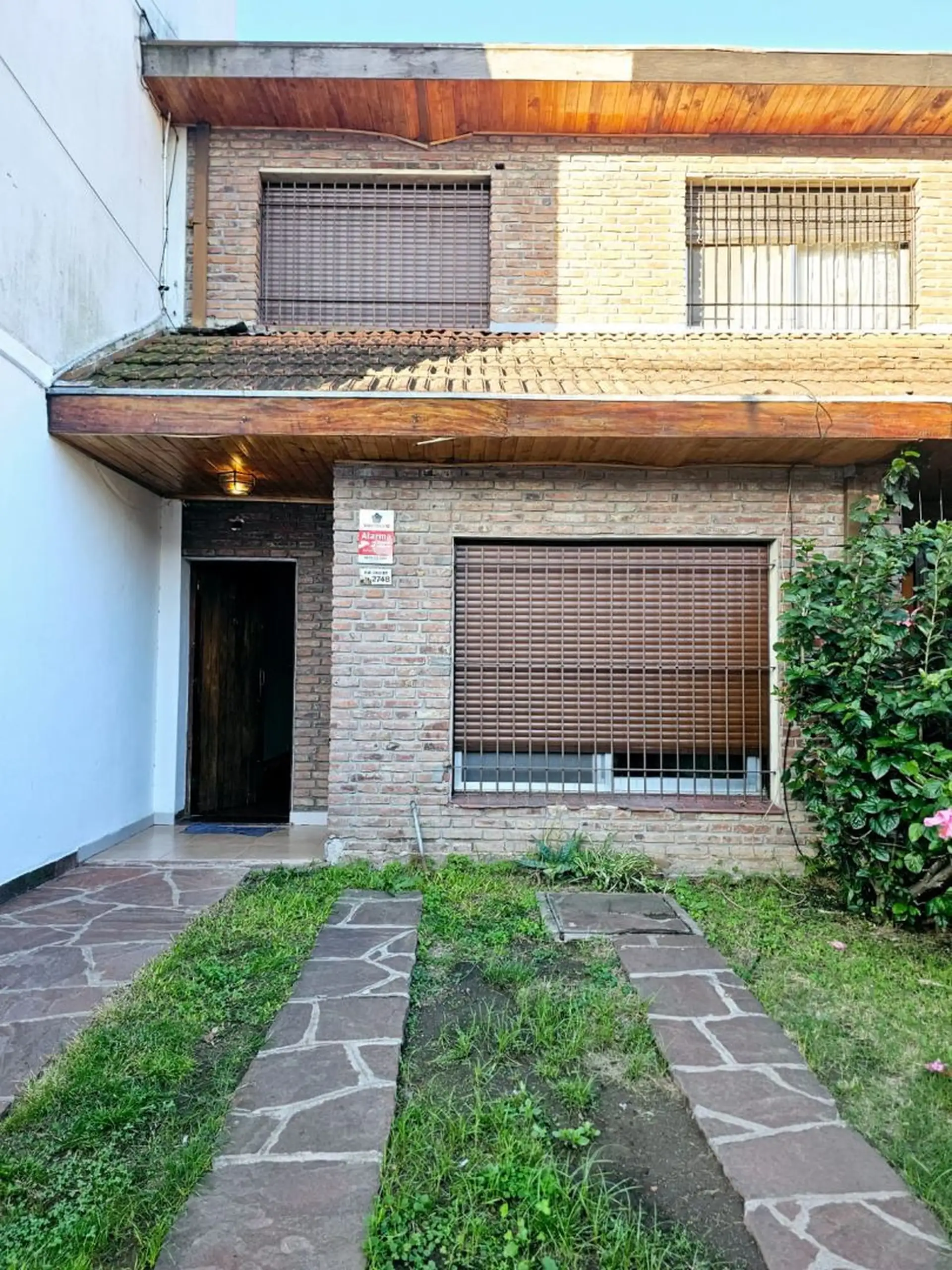 Casa duplex de 3 dormitórios em Martínez