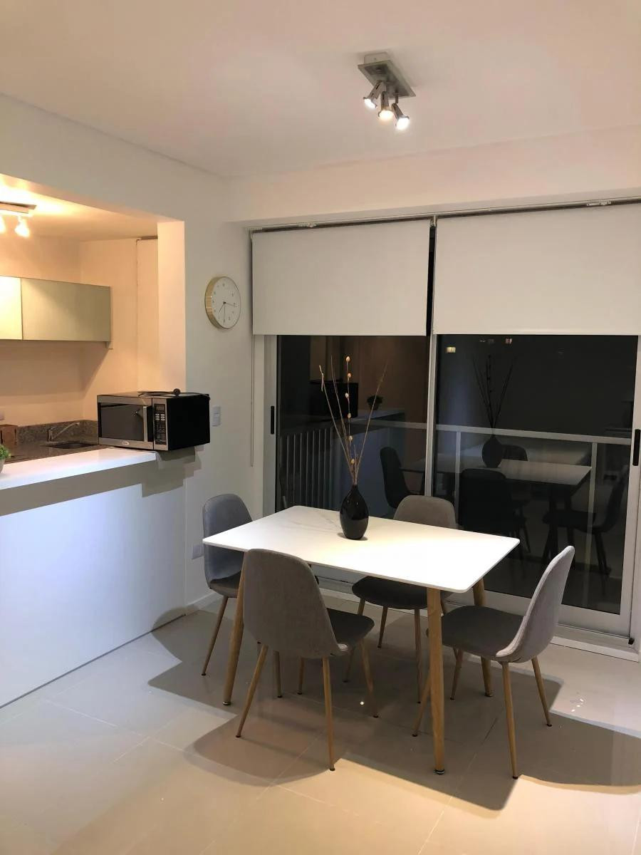 Kitnet mobiliada em Recoleta, com varanda