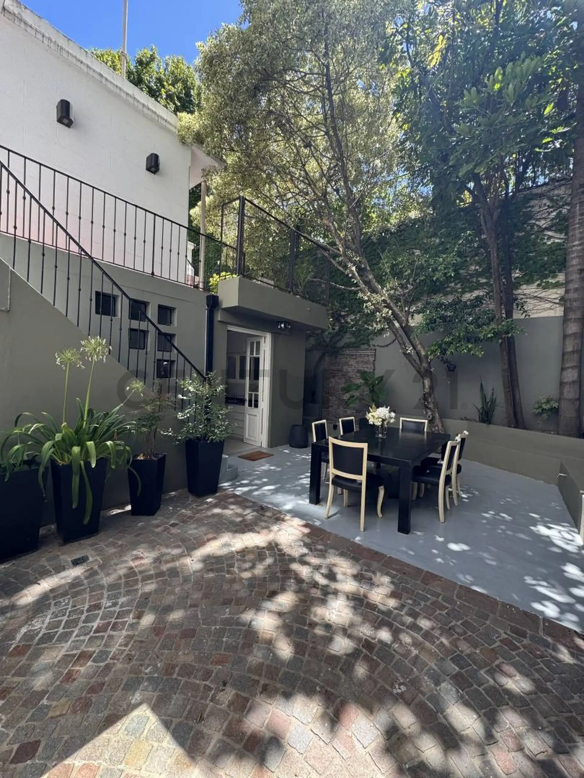 Дом с 4 спальнями в Caballito