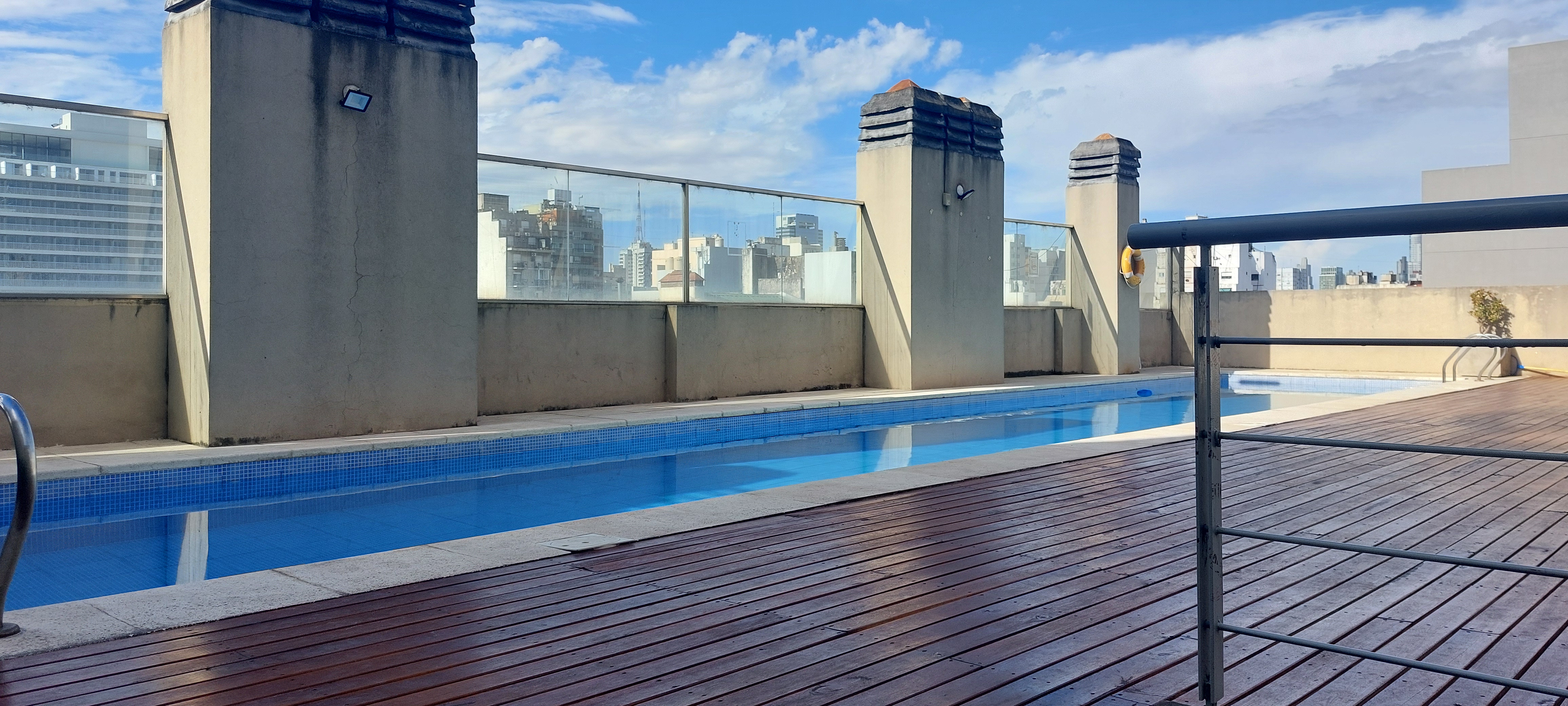 Monoambiente en alquiler con balcón en Constitución