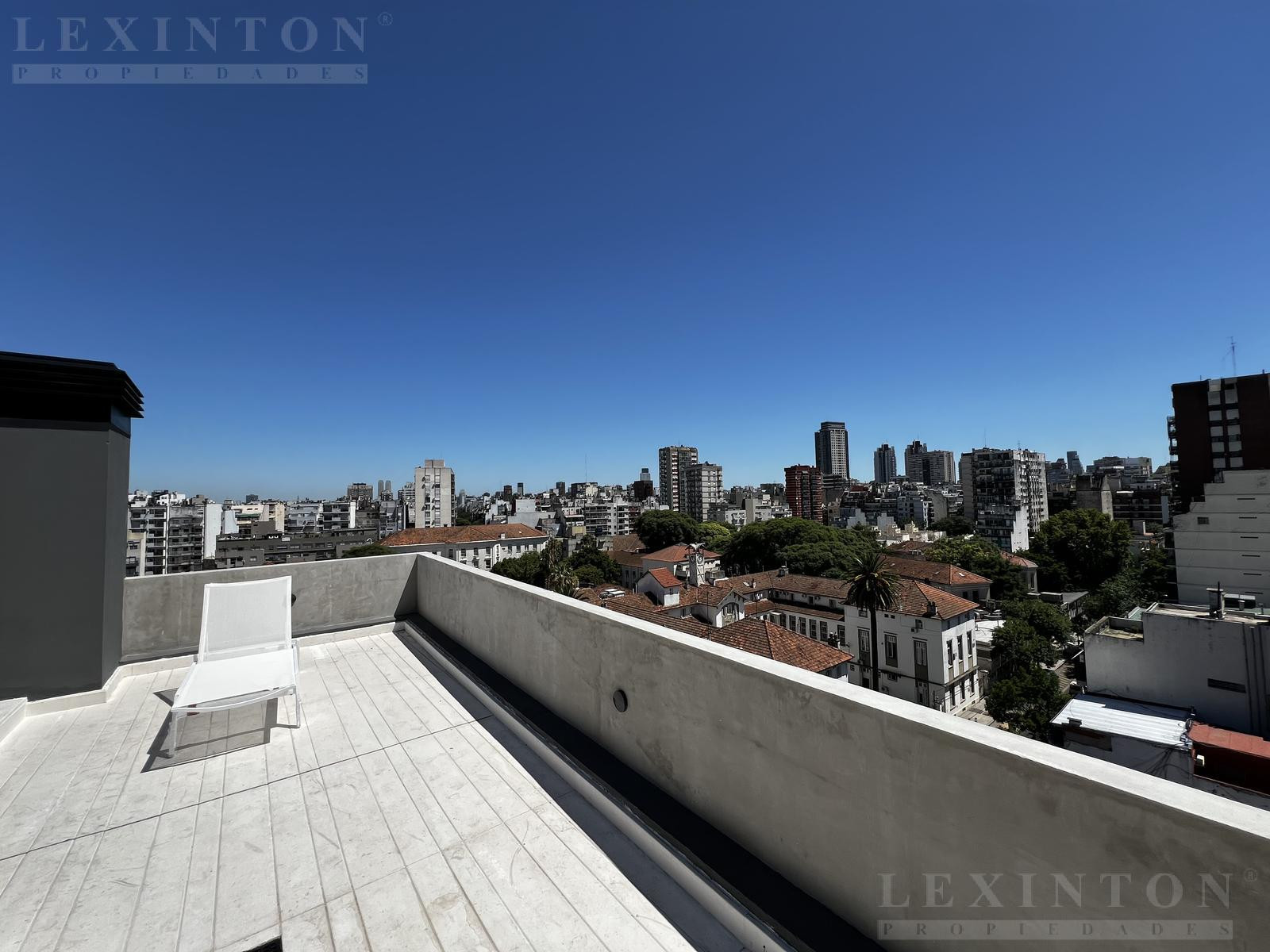 Kitnet novo mobiliado com varanda em Recoleta