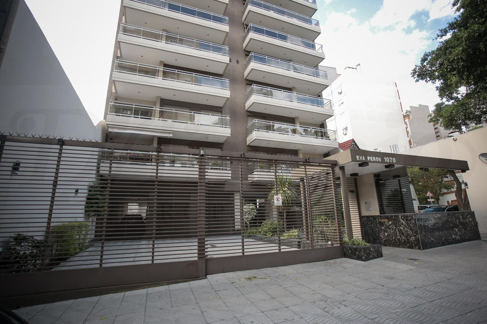 Monoambiente en Parque Chacabuco con balcón