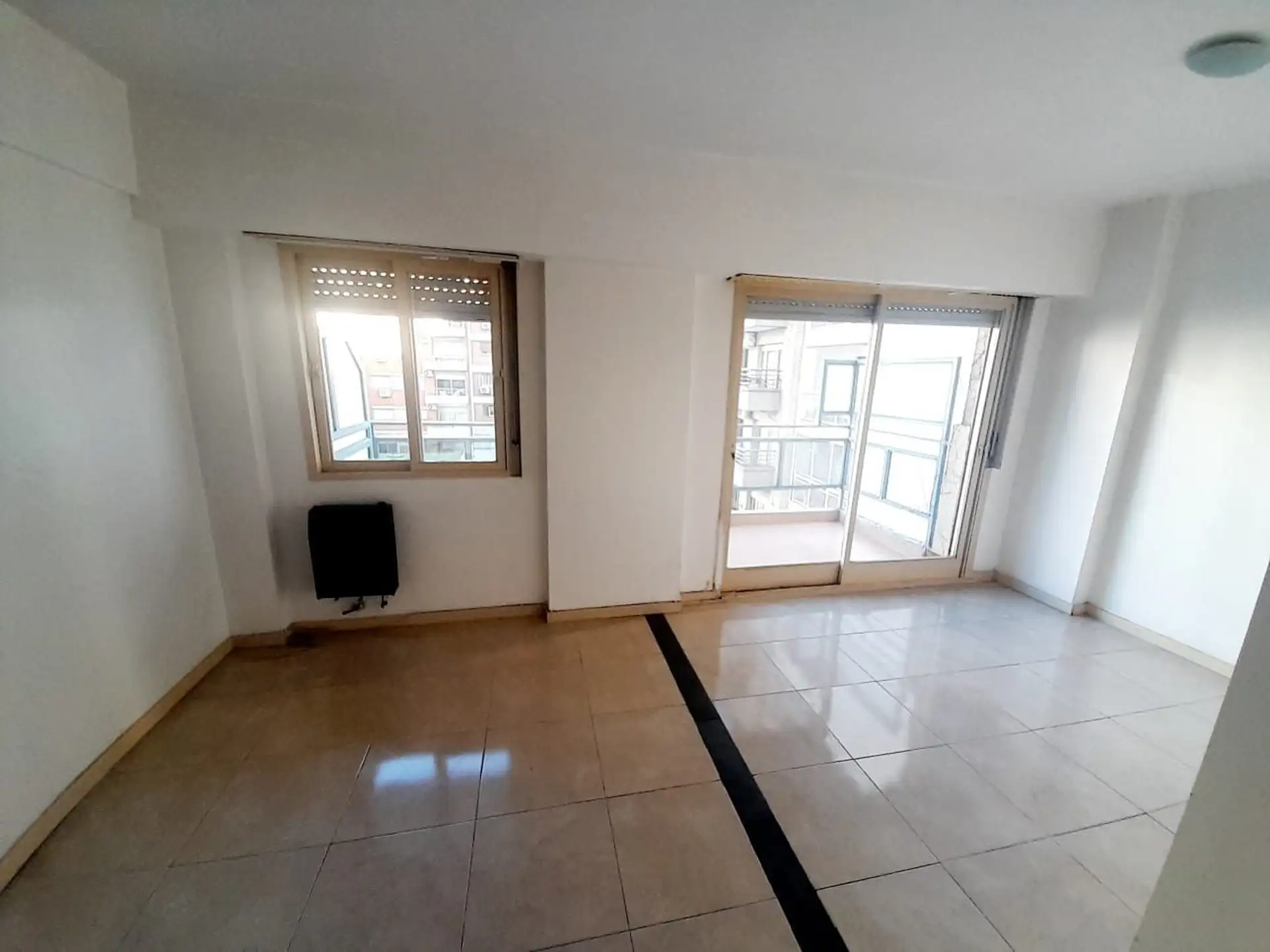 Bright studio apartment with balcony in Núñez