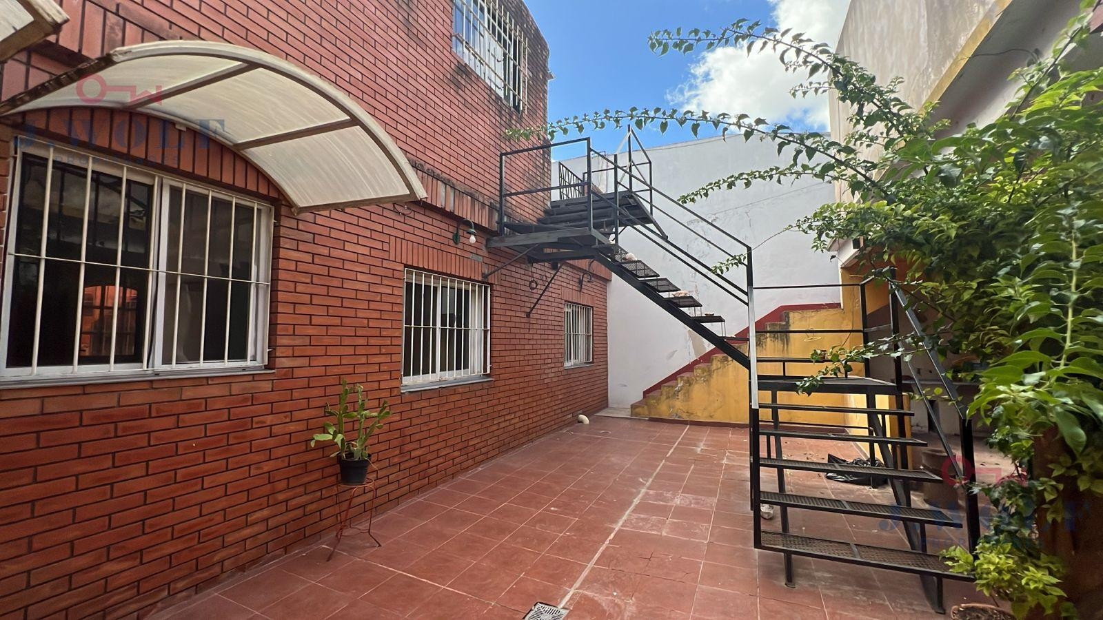 Studio apartment with patio in General San Martín