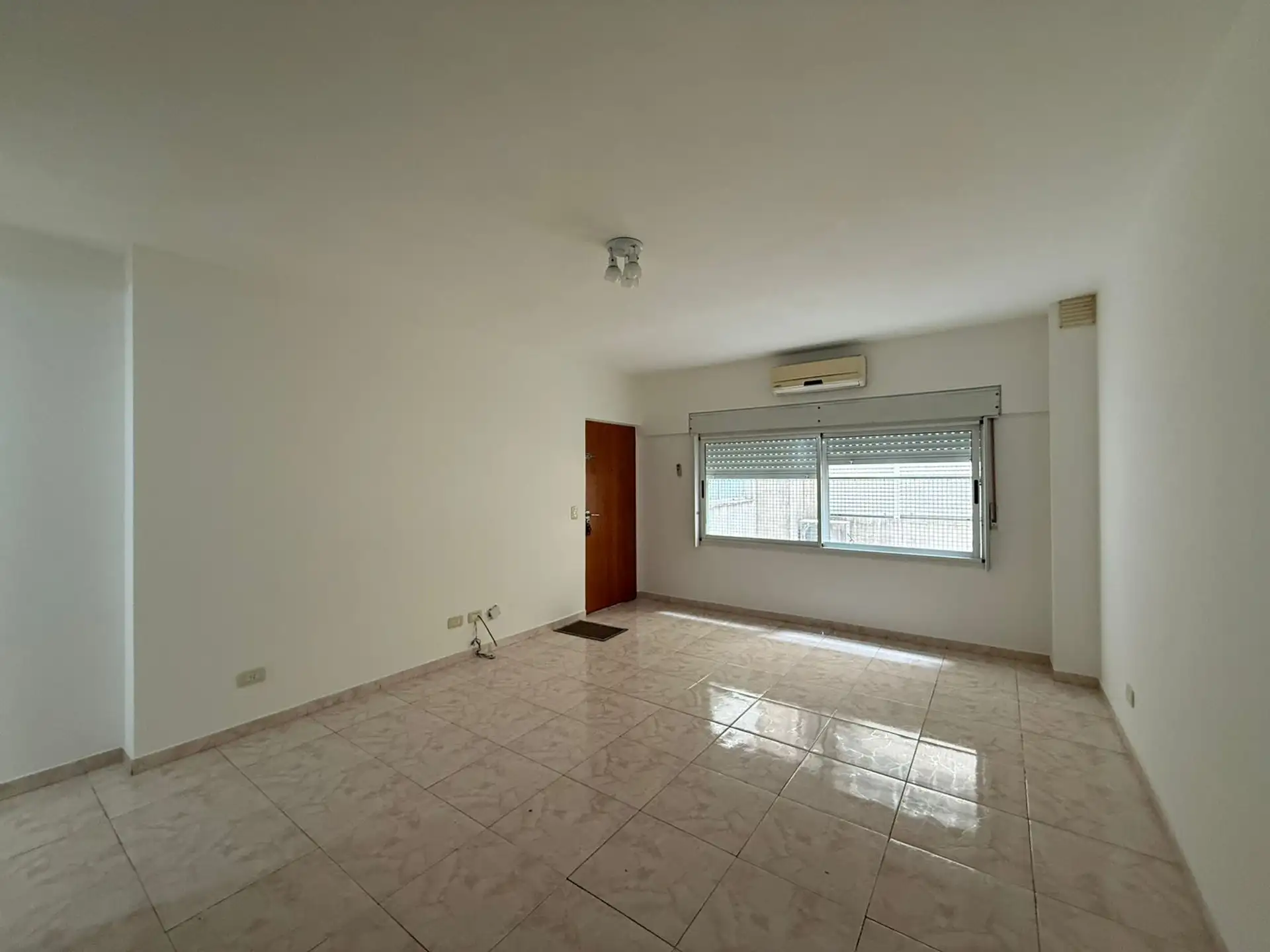 Departamento de 2 ambientes en Almagro al contrafrente