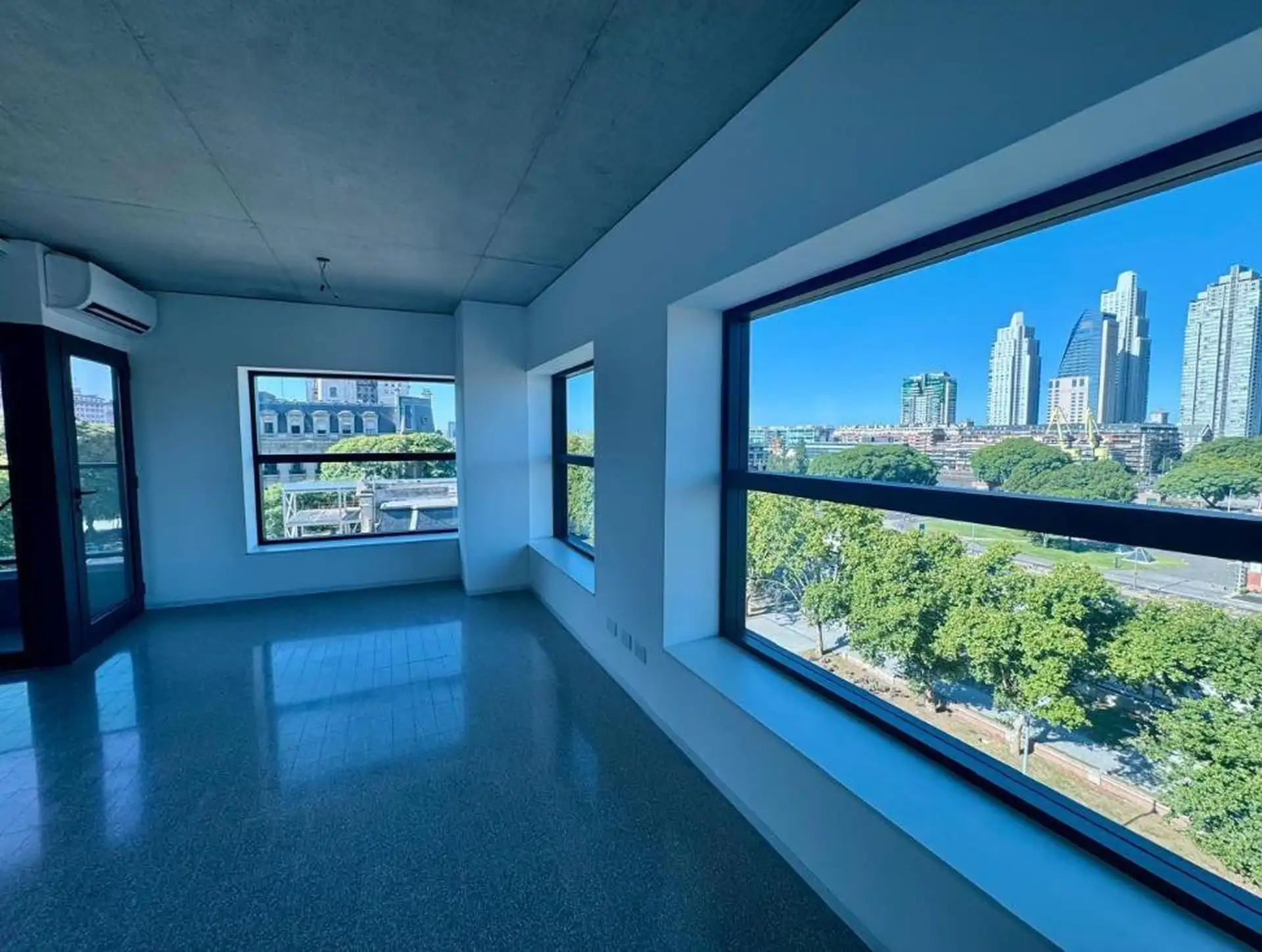 Apartamento de dois ambientes com vaga subterânea em Puerto Madero