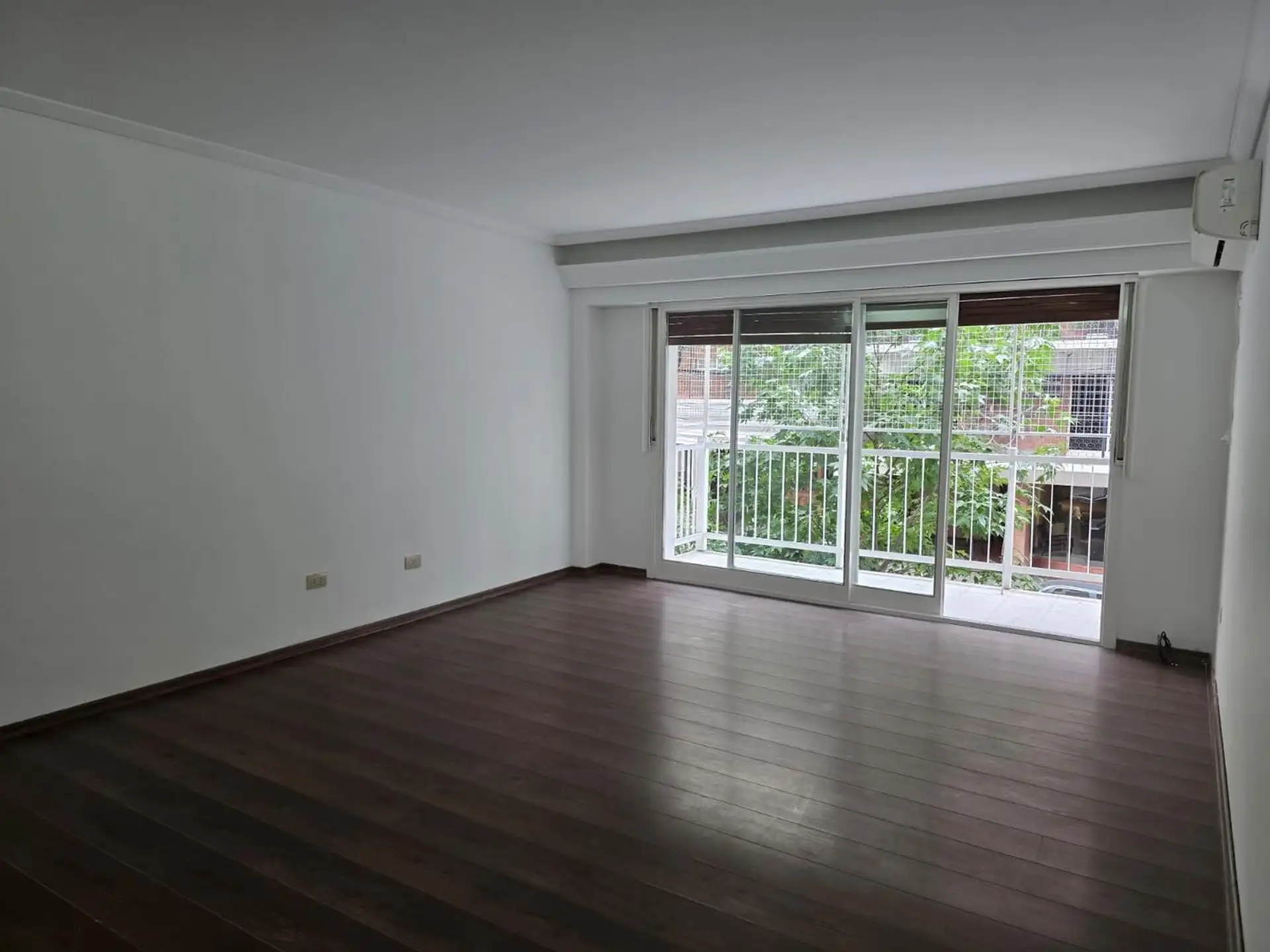 Three-bedroom apartment with private entrance and patio in Villa Urquiza